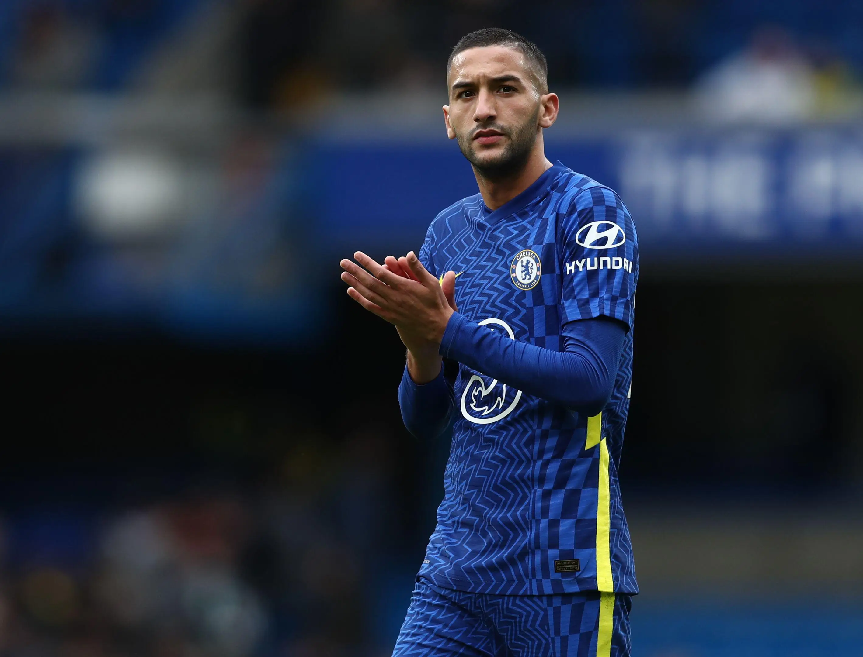 Hakim Ziyech applauds Chelsea fans. (Alamy)