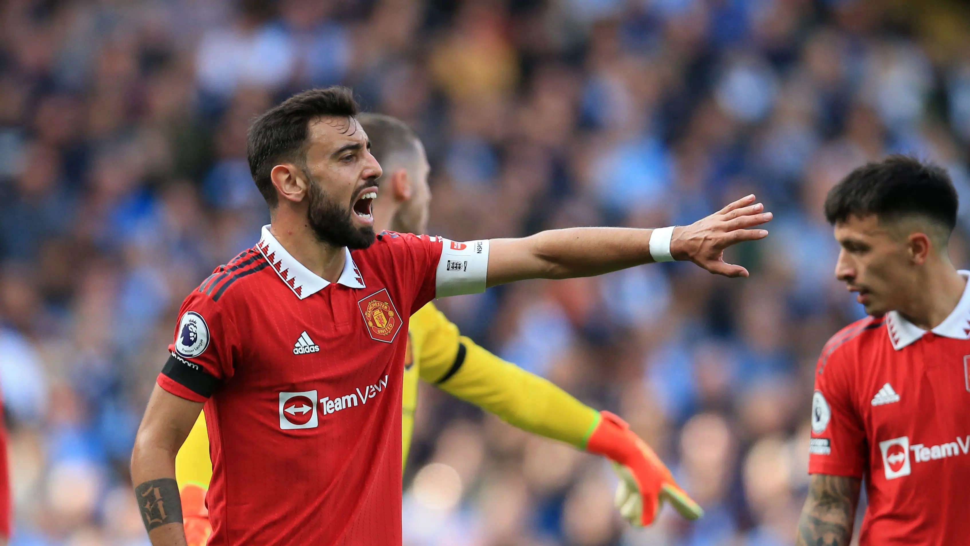 Erik ten Hag lauds praise for Bruno Fernandes and his Manchester United captaincy role