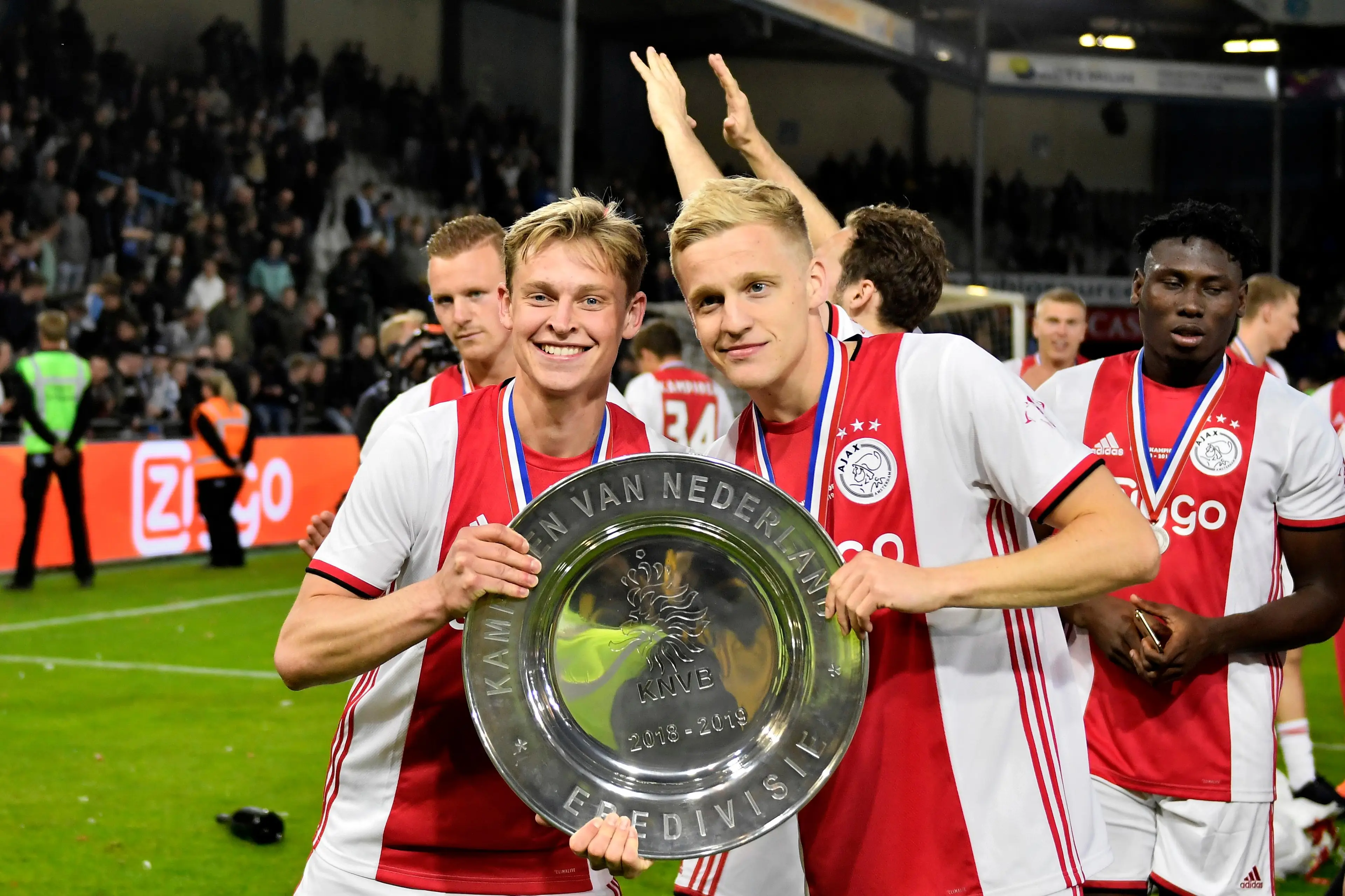 Frenkie de Jong and Donny van de Beek will be reunited at Old Trafford. (Alamy)