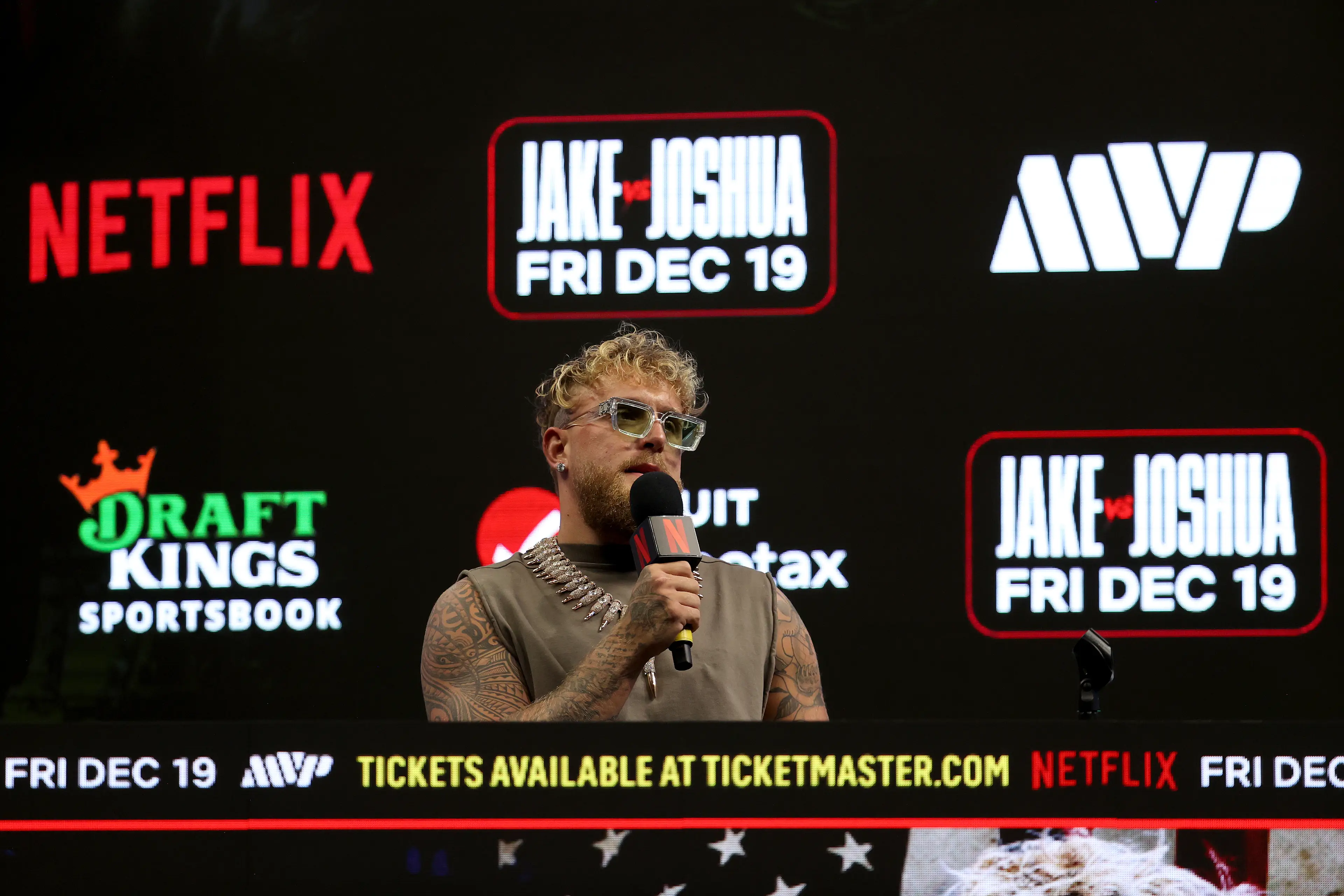 Jake Paul announced the signing of Caroline Dubois on Tuesday. Image: Getty 