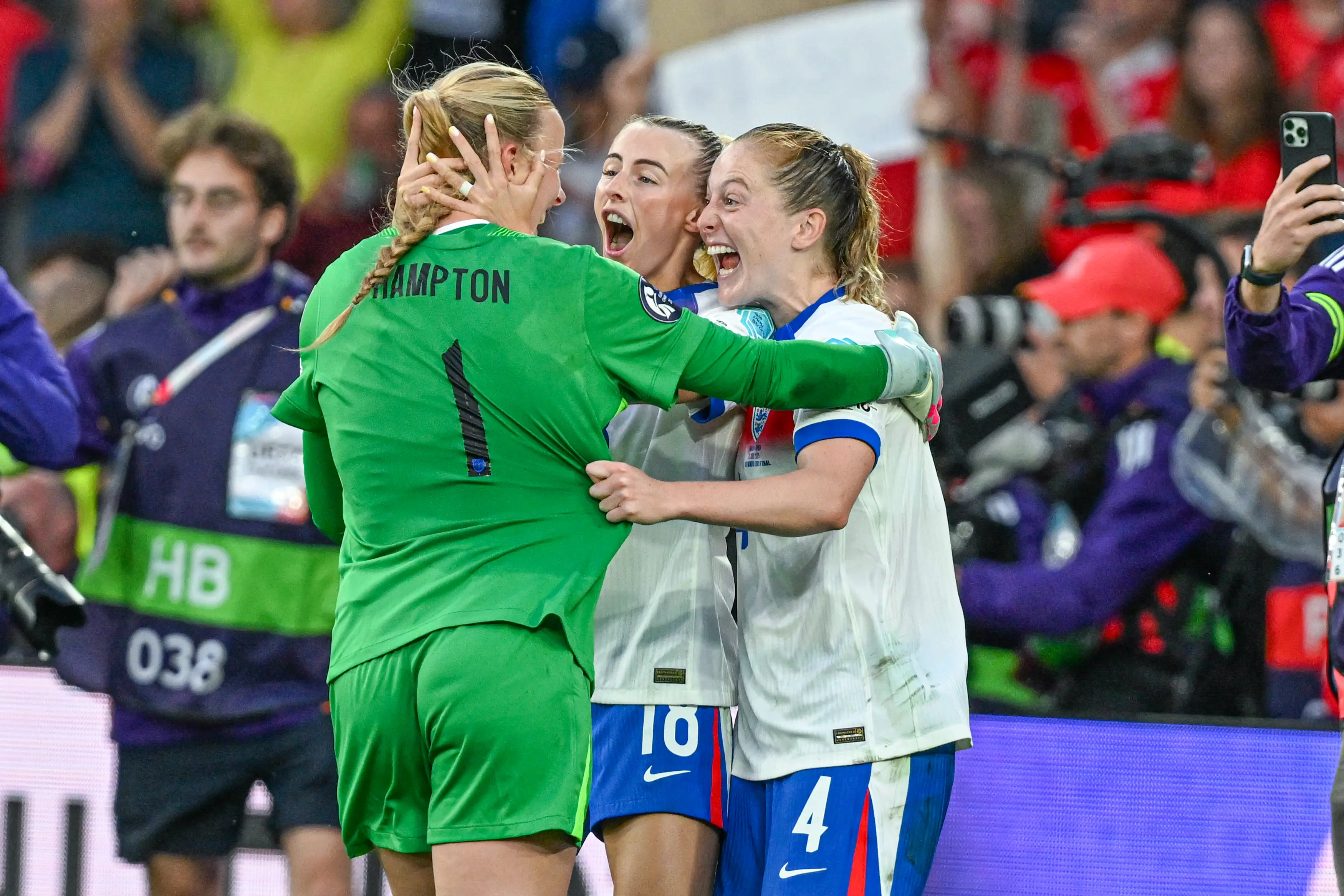 Hannah Hampton saved twice in the shootout. (Image: NurPhoto / Contributor via Getty)