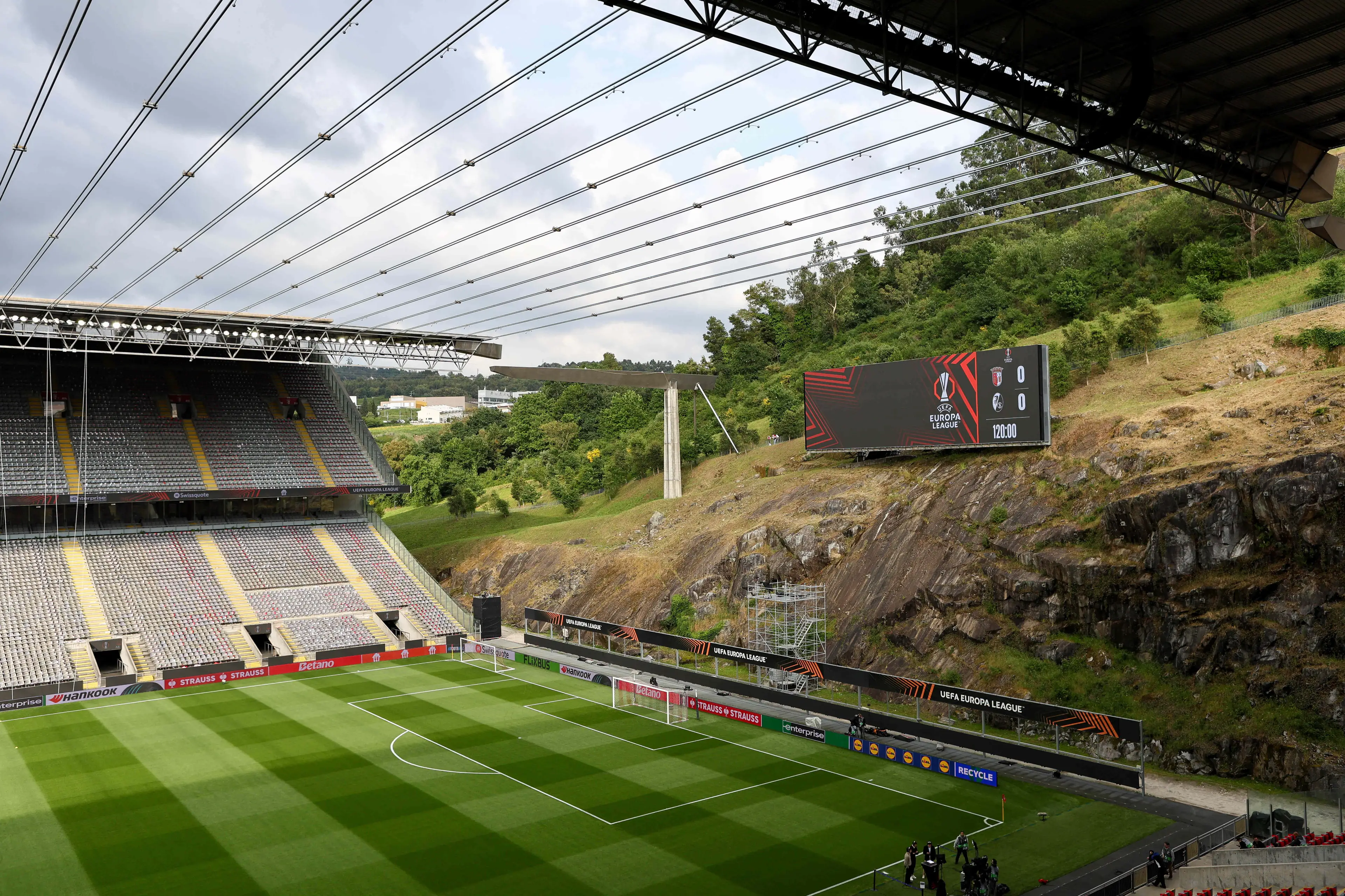 general view inside the stadium during the UEFA Europa League 2025/26 Semi-Final First Leg match between SC Braga and Sport-Club Freiburg (Getty Images)