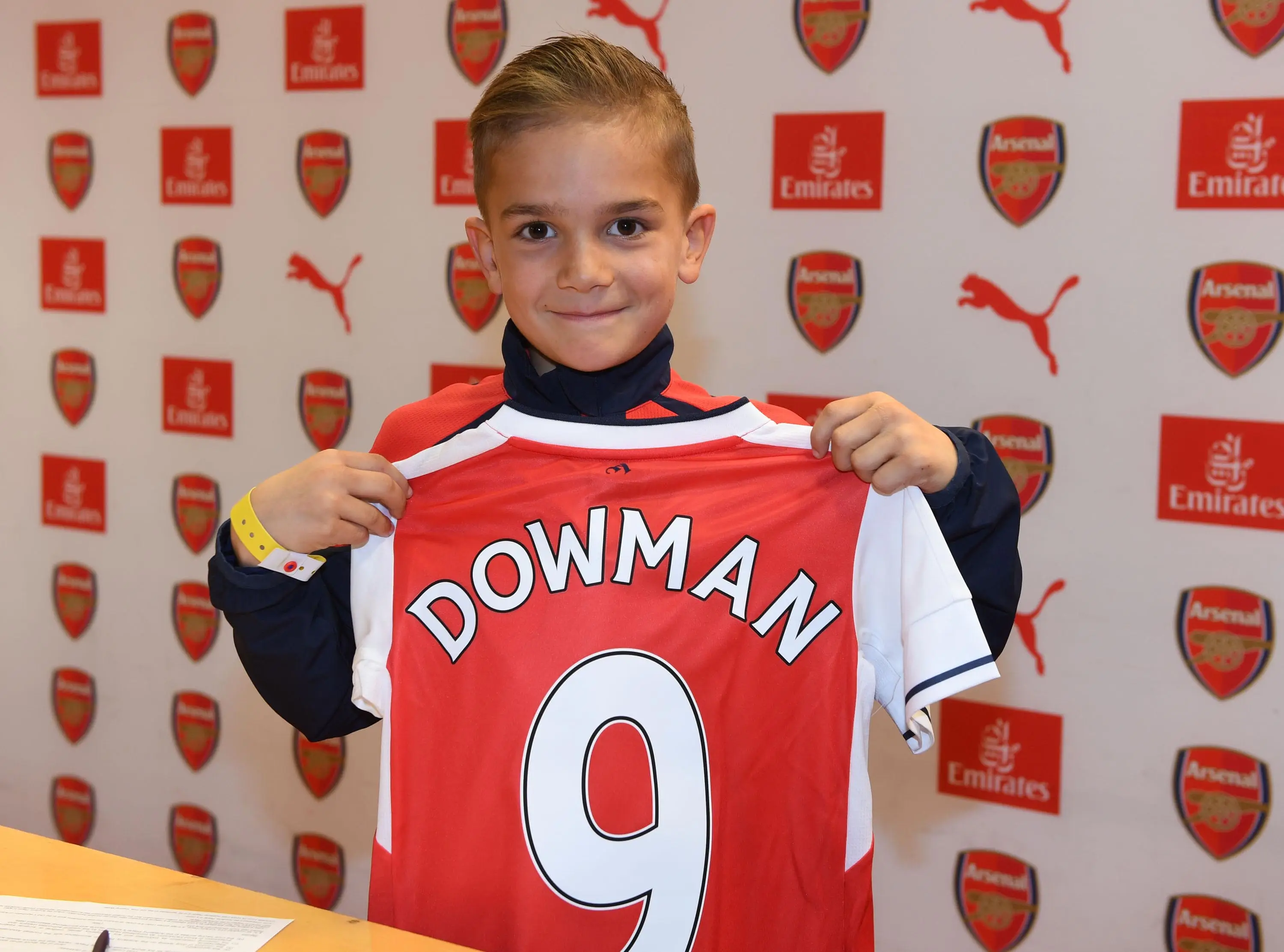 Max Dowman signing for Arsenal's U9 in 2017