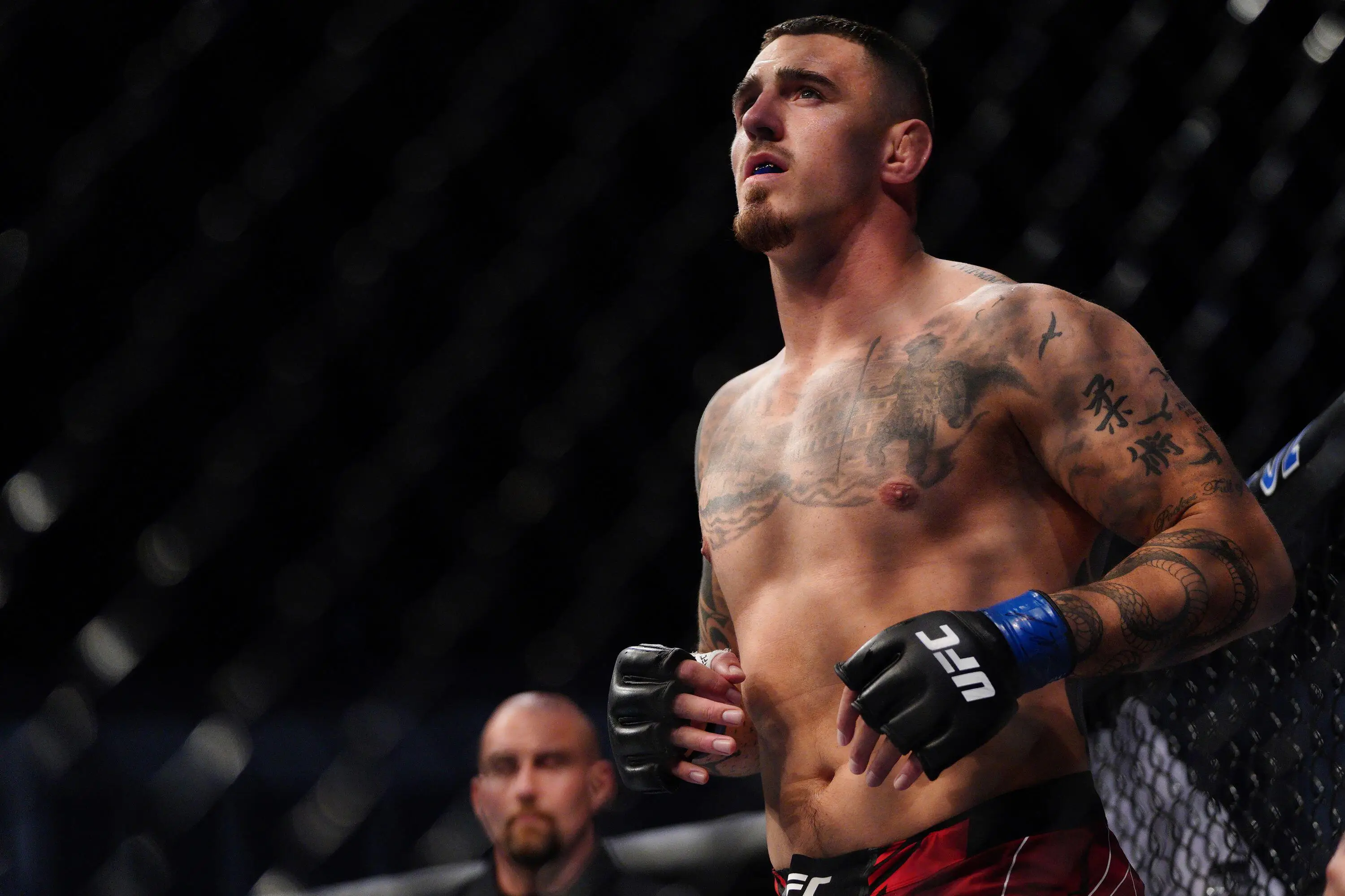 Tom Aspinall during his bout against Curtis Blaydes. Image: Alamy 