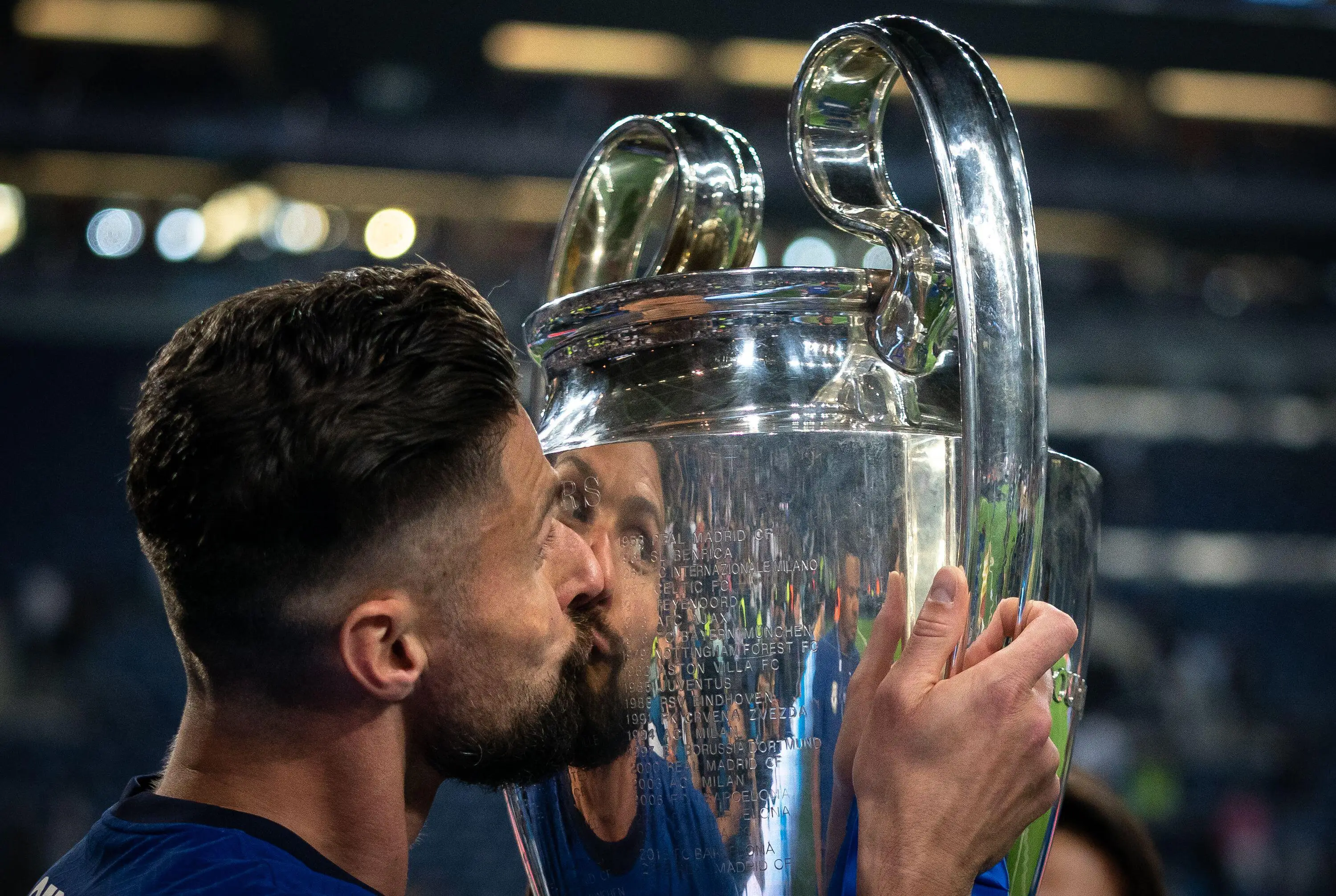 Olivier Giroud lifted the Champions League with Chelsea. (Alamy)