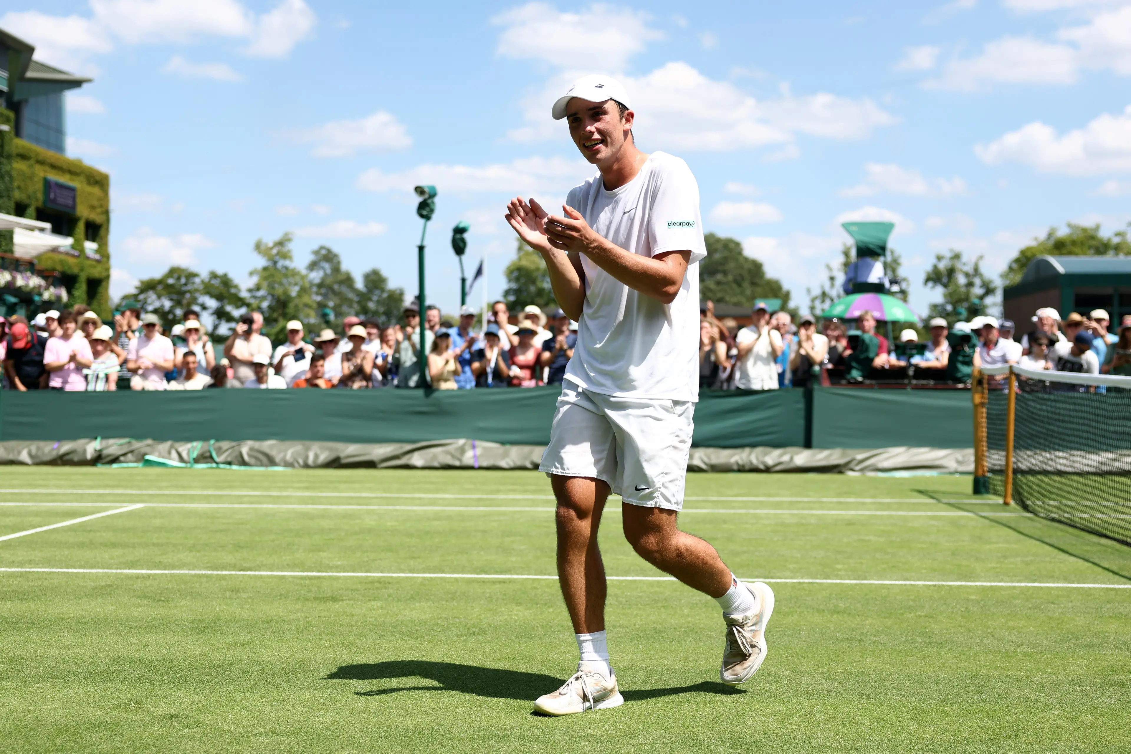 Tarvet celebrates winning his first round match against Leandro Riedi. Image credit: Getty