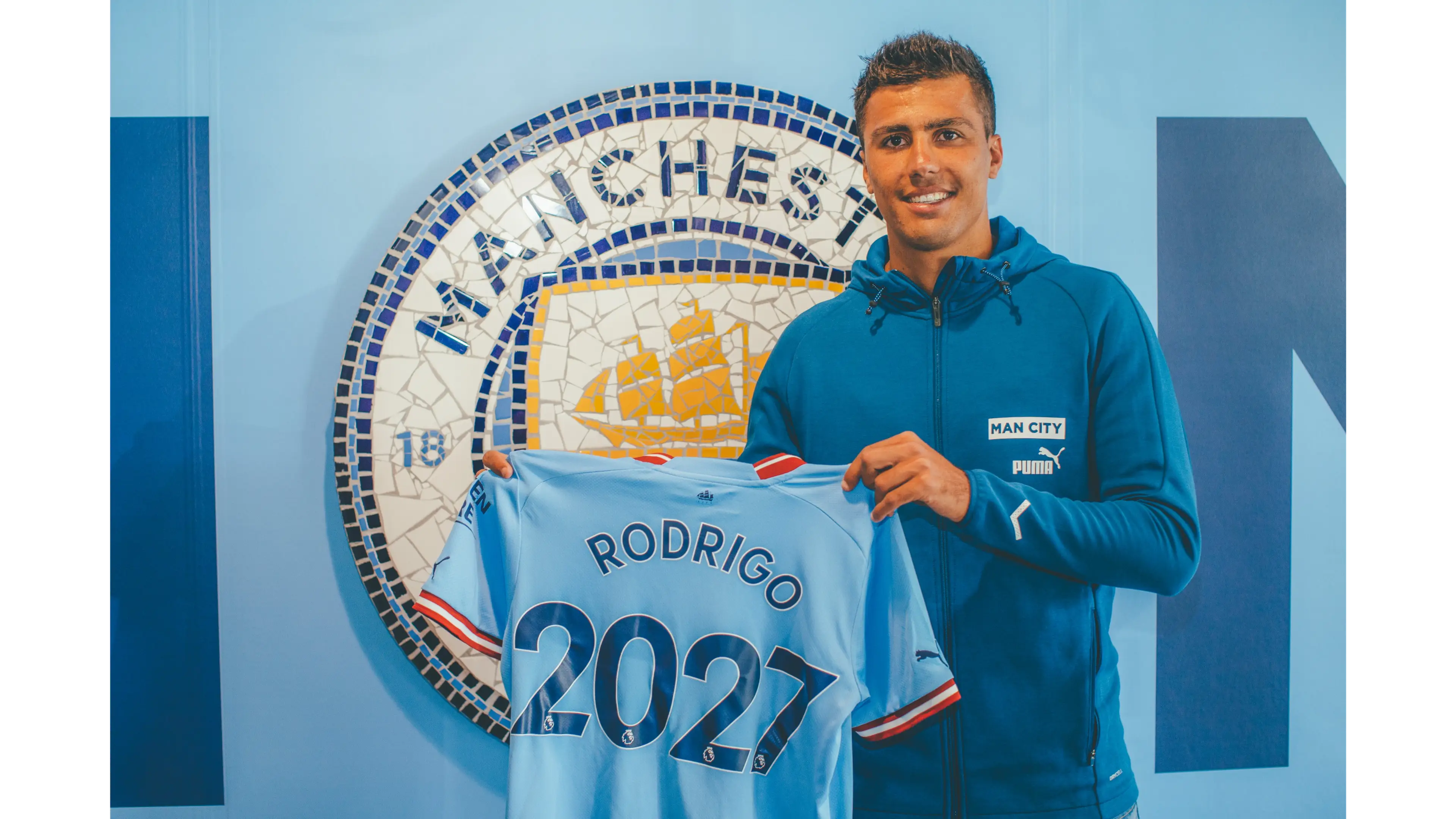 Rodri Signs New Man City Contract Until 2027 (Image: Manchester City)