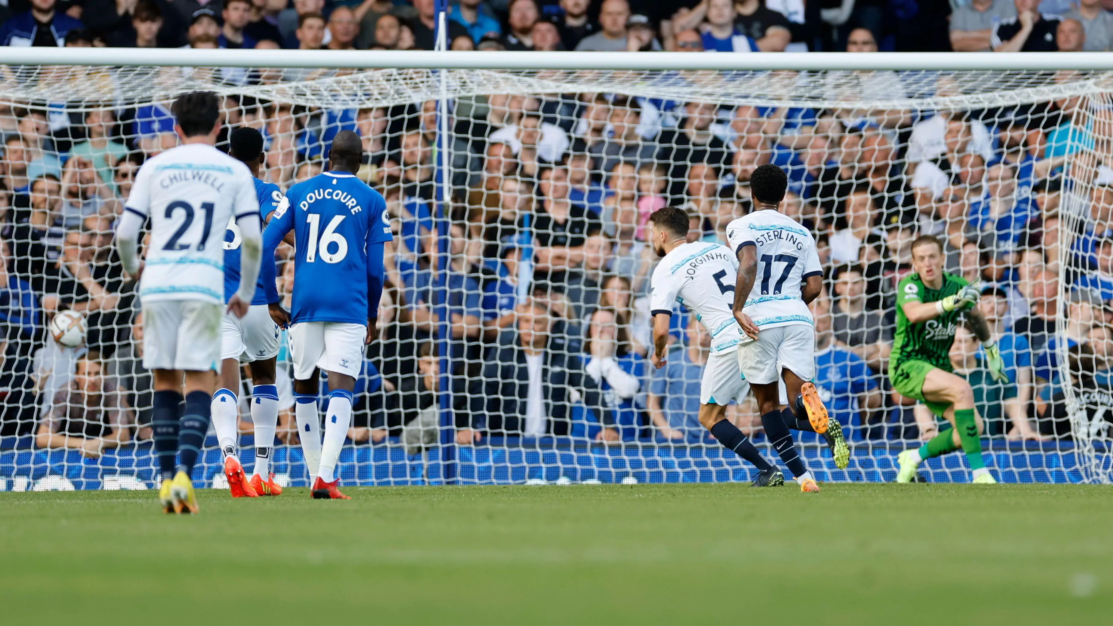 Everton 0-1 Chelsea: Blues victorious at Goodison Park on opening day