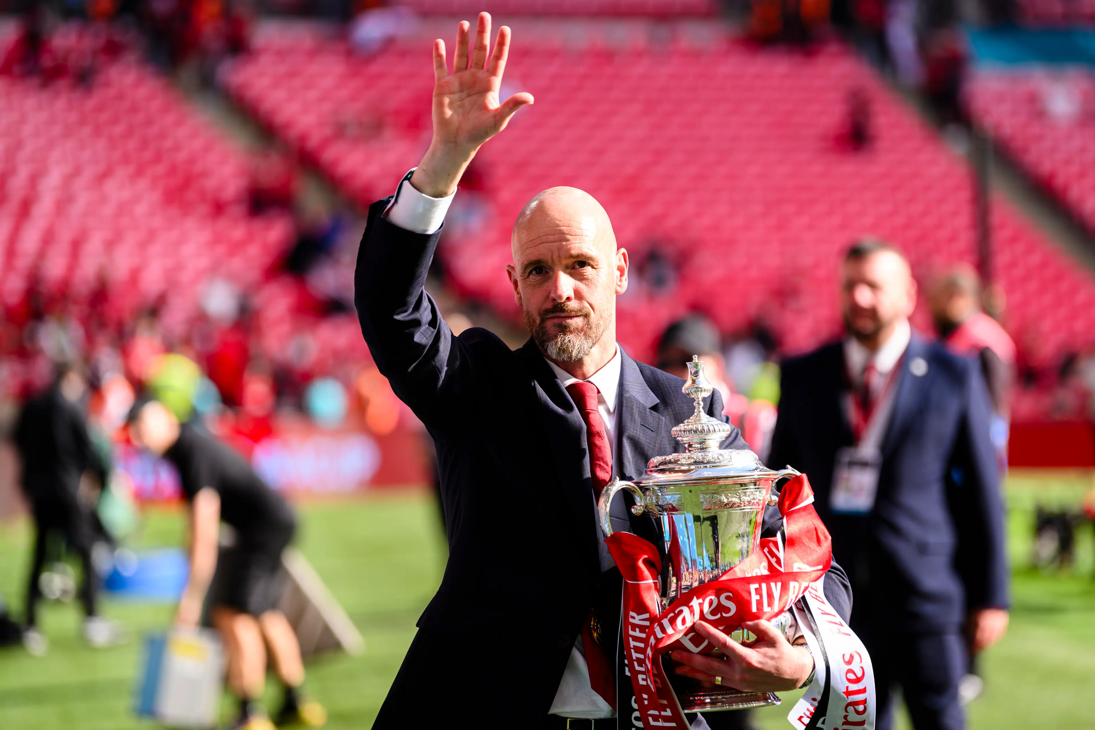 Erik ten Hag celebrates winning the FA Cup with Manchester United. Image: Getty