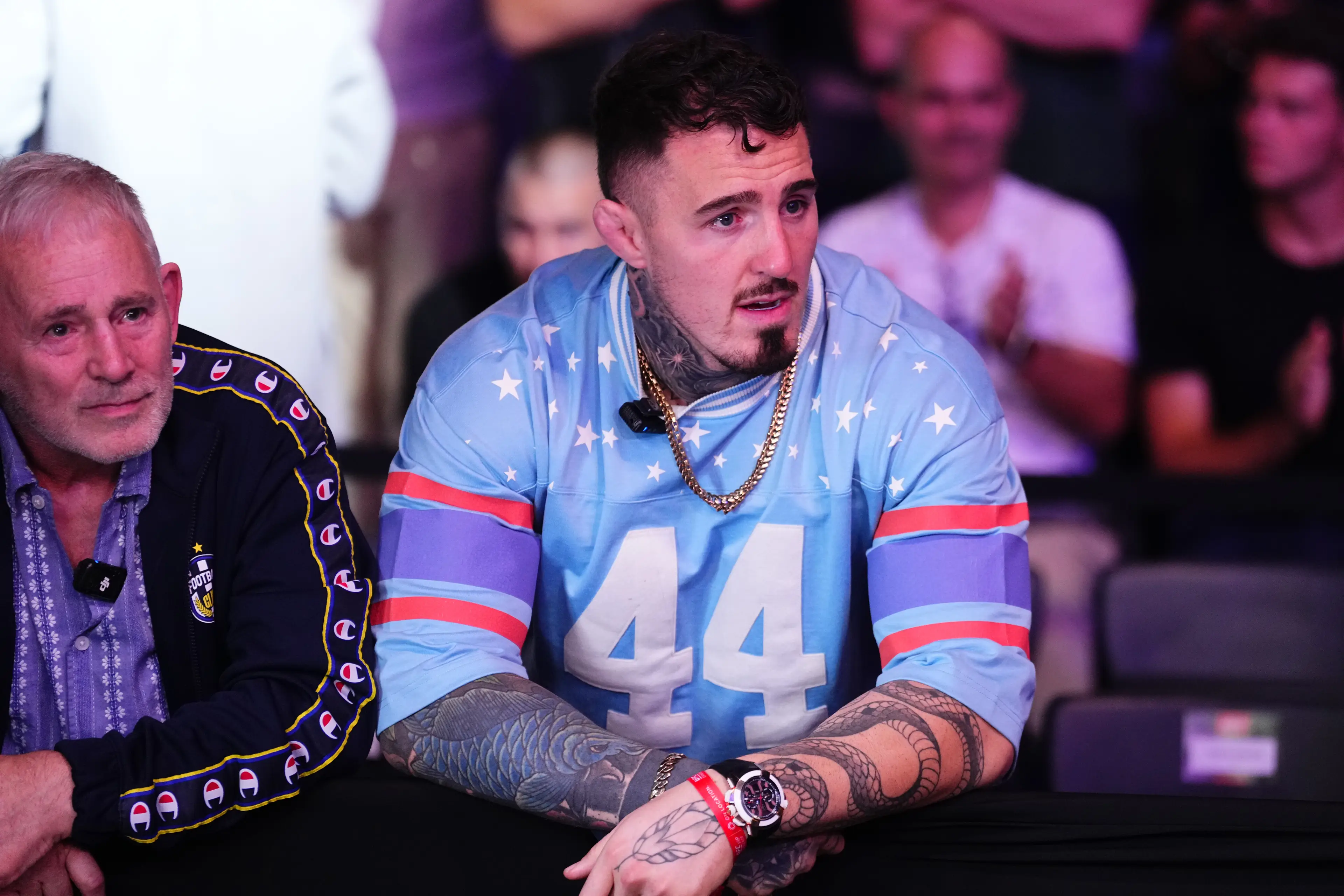 Tom Aspinall with his dad, Andy. Image: Getty 