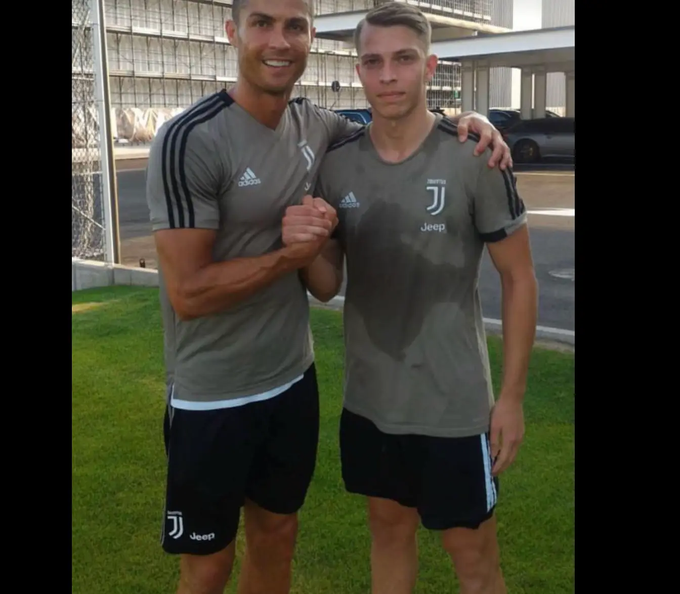 Kameraj training with Cristiano Ronaldo at Juventus (Image: TikTok/@cendrimkameraj)