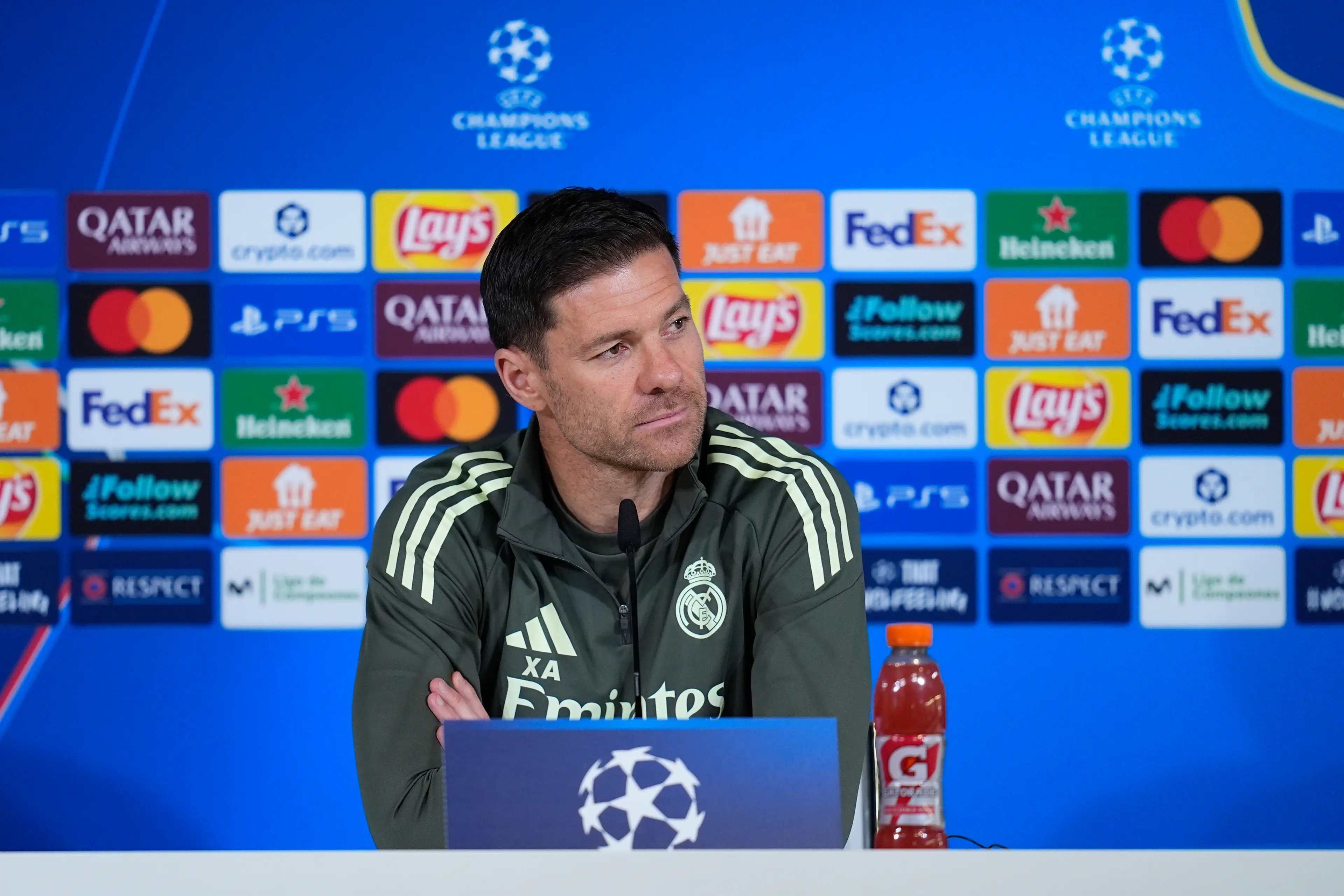 Xabi Alonso speaking to the press ahead of the Champions League match (Image: Getty)