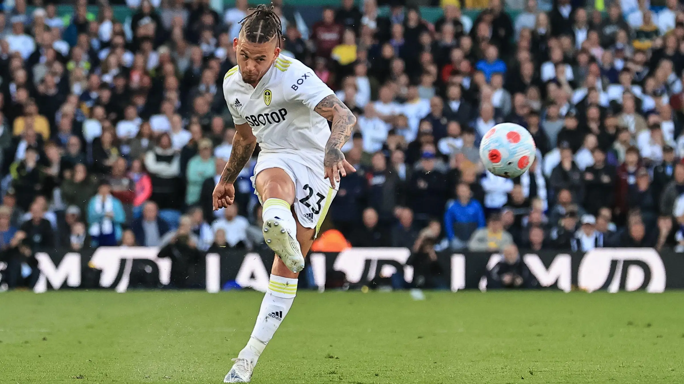 Kalvin Phillips has completed a £45 million move to Manchester City