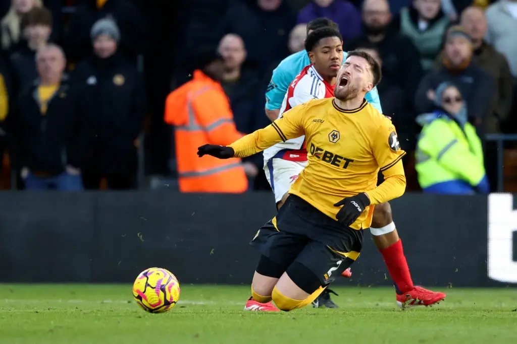 Myles Lewis-Skelly was sent off in the 43rd minute of Arsenal's match against Wolves. (Image: Getty)