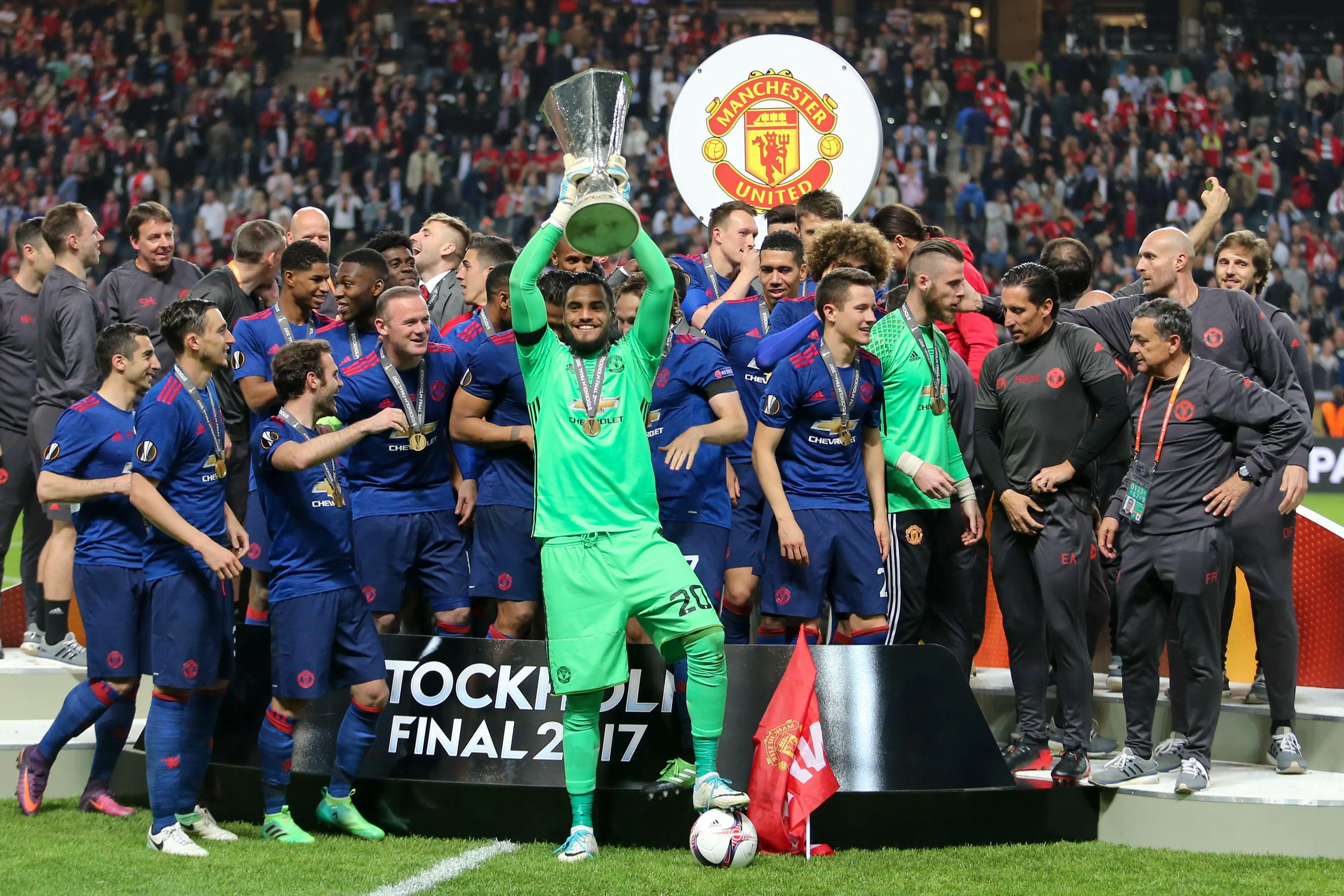 Sergio Romero lifted the Europa League with Manchester United in 2017. (Alamy)