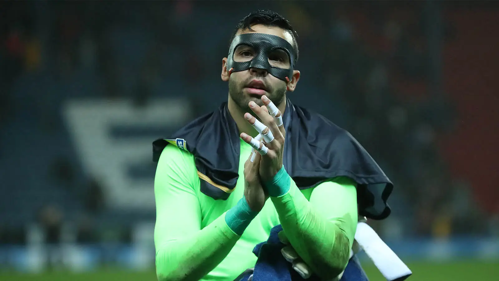Raya briefly wore a protective face mask following his return from injury (Image: Getty)