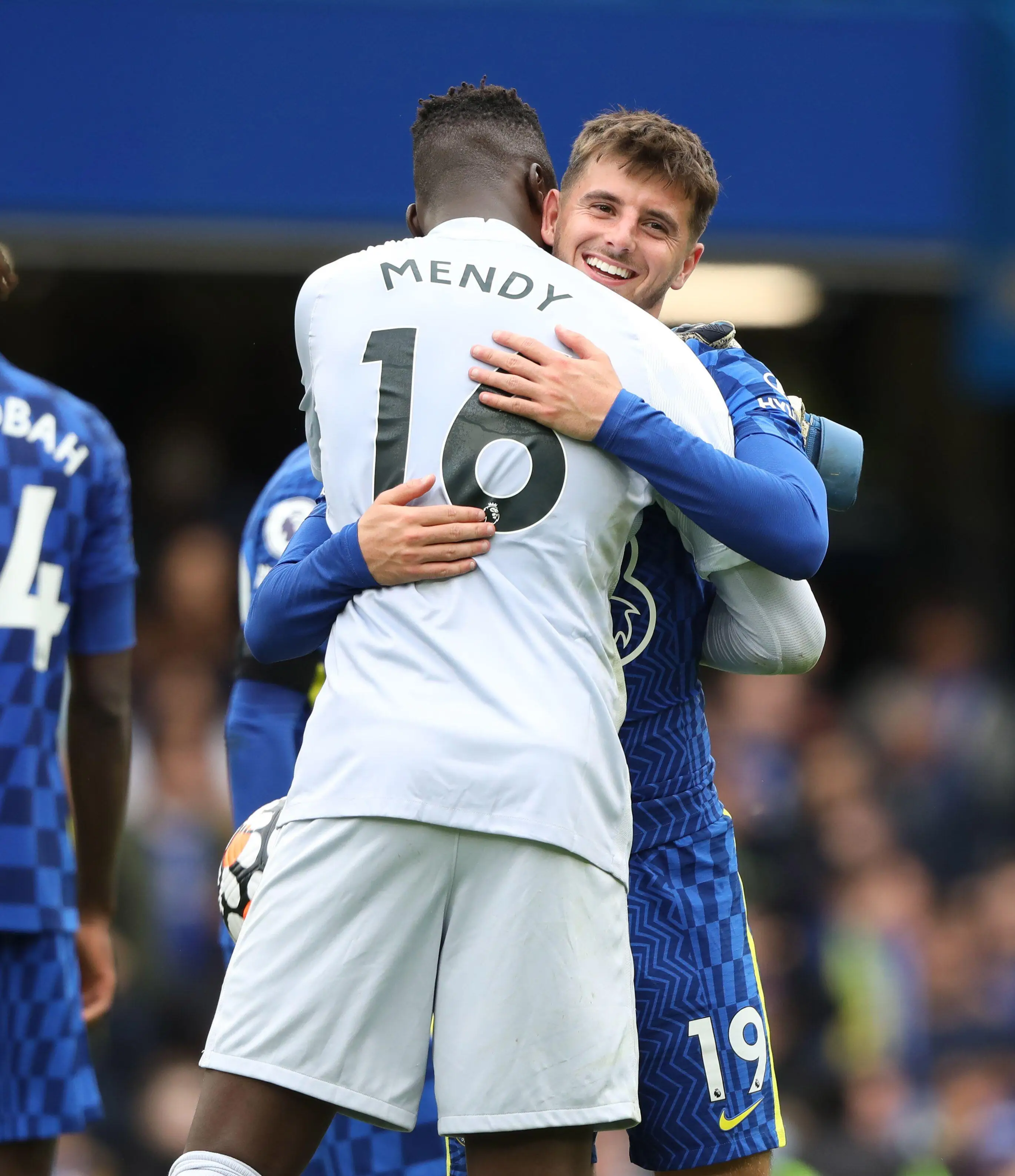 Edouard Mendy embraces Mason Mount after his hat-trick against Norwich City. (Alamy)