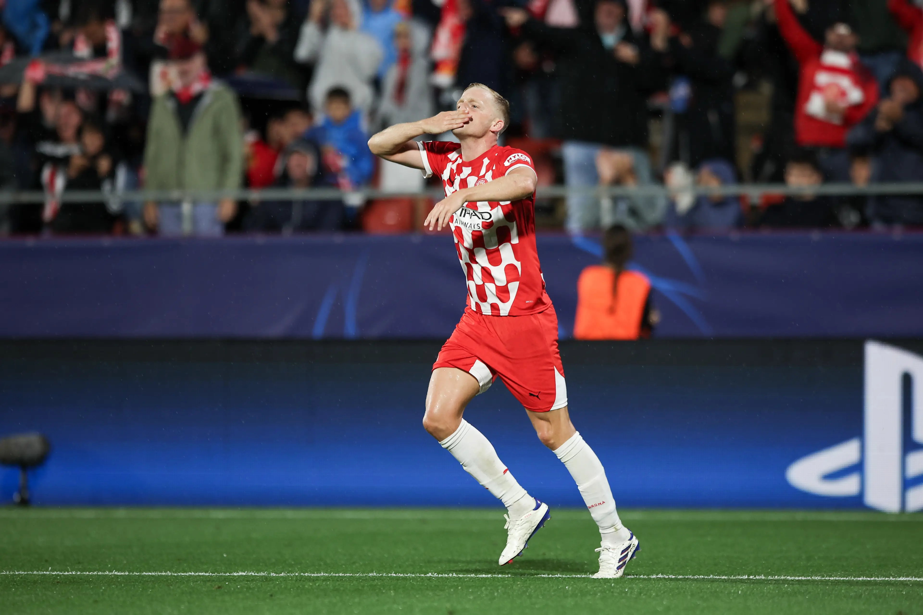 Van de Beek has played a key role for Michel's Girona this season. Image credit: Getty