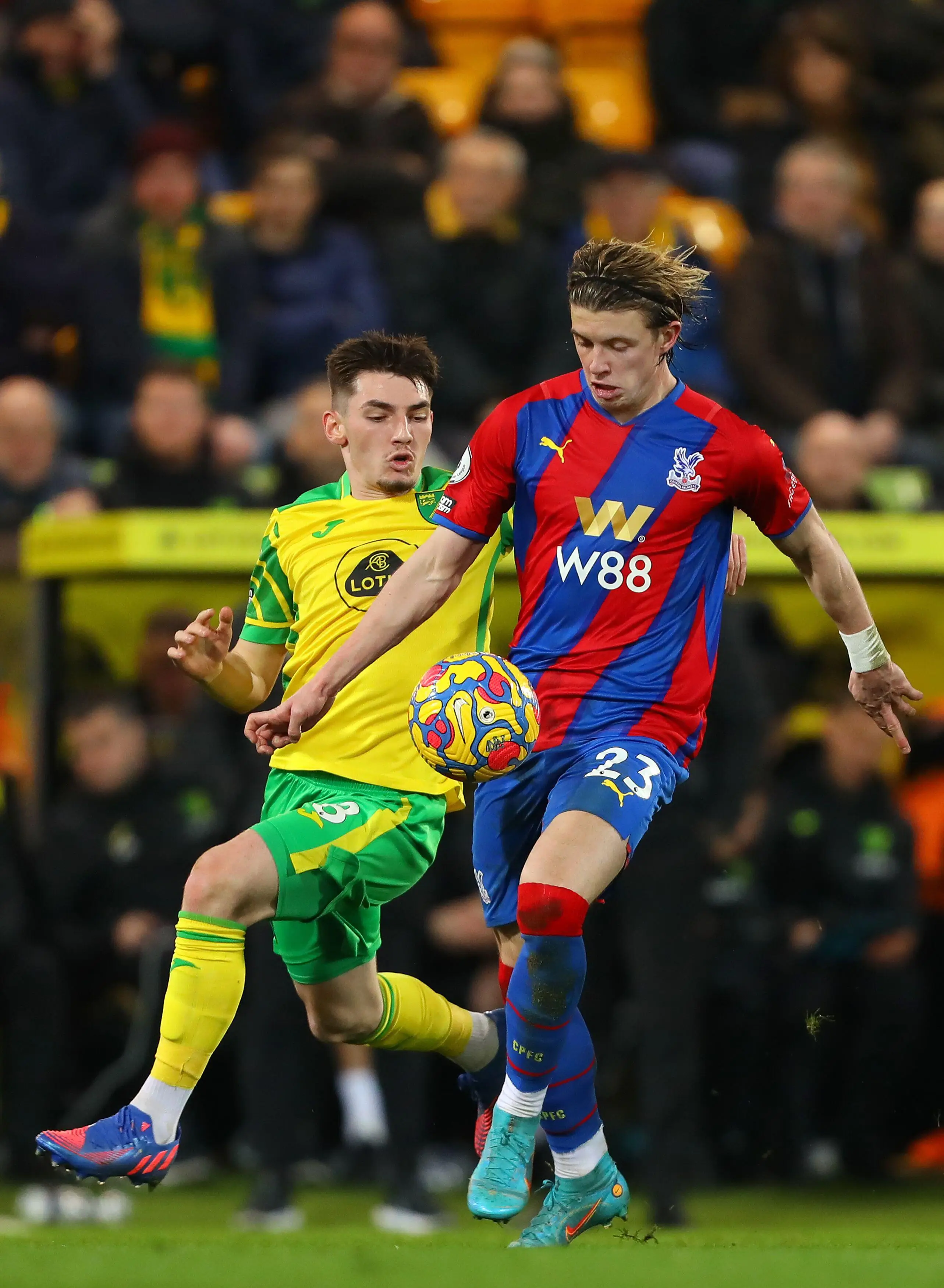 Billy Gilmour and Conor Gallagher face off. (Alamy)