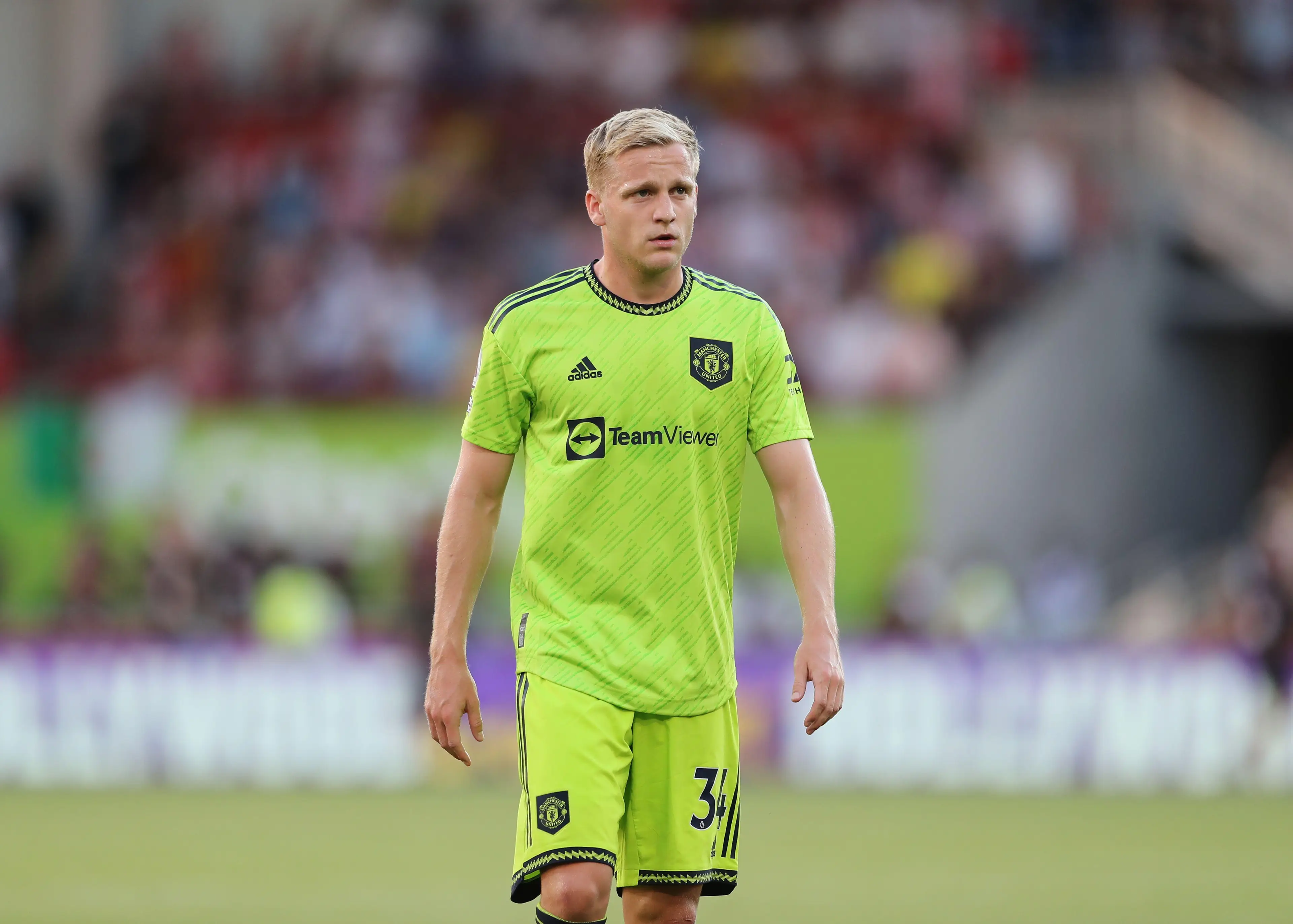 Donny van Beek in action for Man United. Image: Alamy 