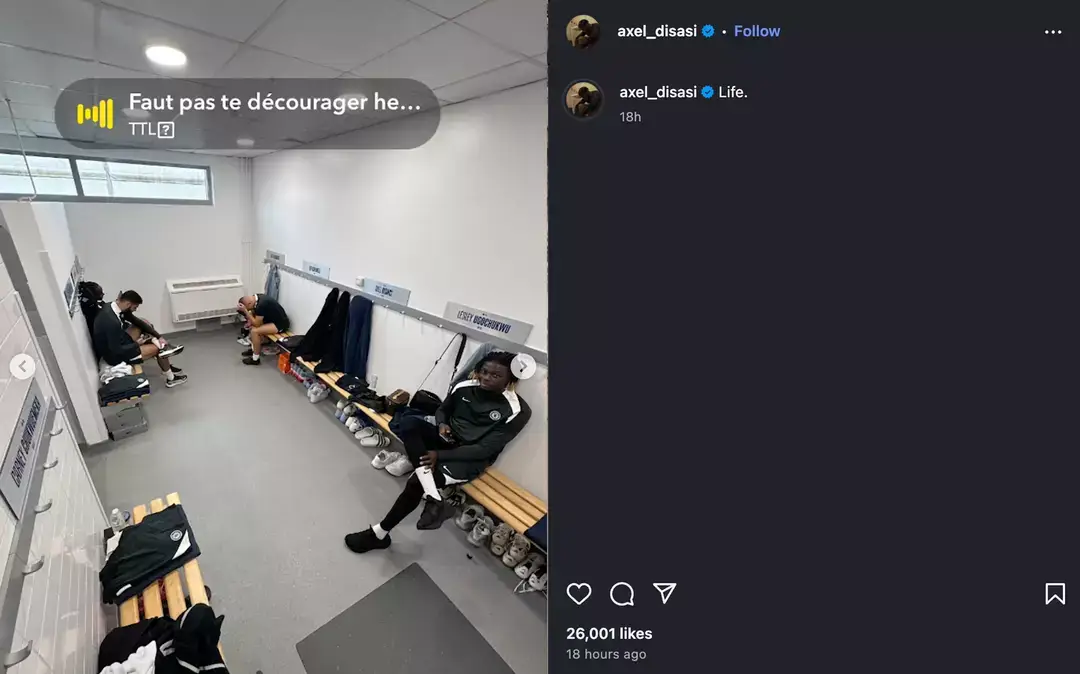 Had several players themselves not been pictured, it might have been hard to tell that the dressing room belonged to Chelsea players. Image credit: Instagram/@axel_disasi