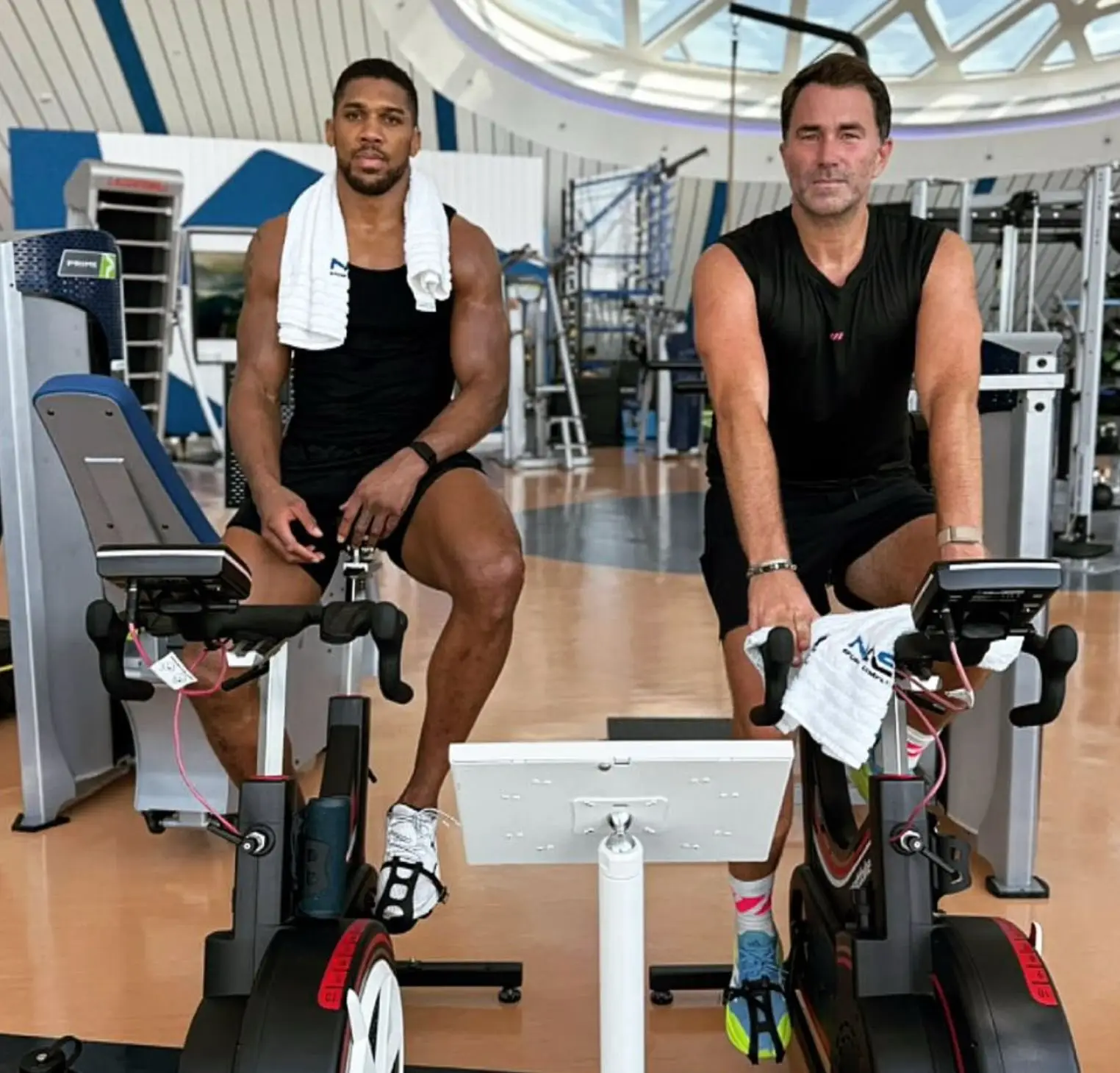 Eddie Hearn met up with Anthony Joshua and provided a fresh update on the star boxer. Image: X/Eddie Hearn 