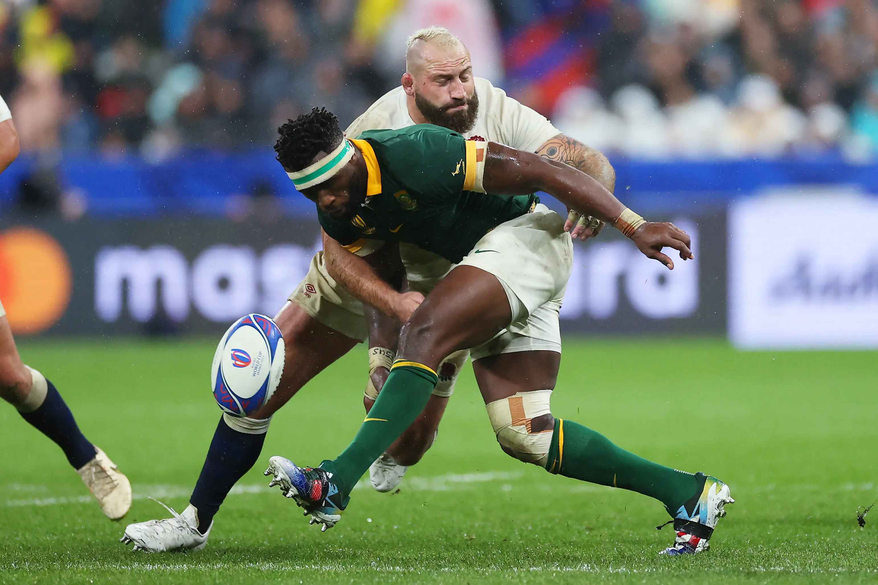 Siya Kolisi of South Africa is tackled by Joe Marler of England during the Rugby World Cup France 2023 match between England and South Africa (Getty Images)