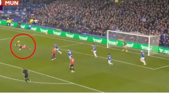 Alejandro Garnacho scores ridiculous bicycle kick for Man Utd, it's an instant Puskas Award contender