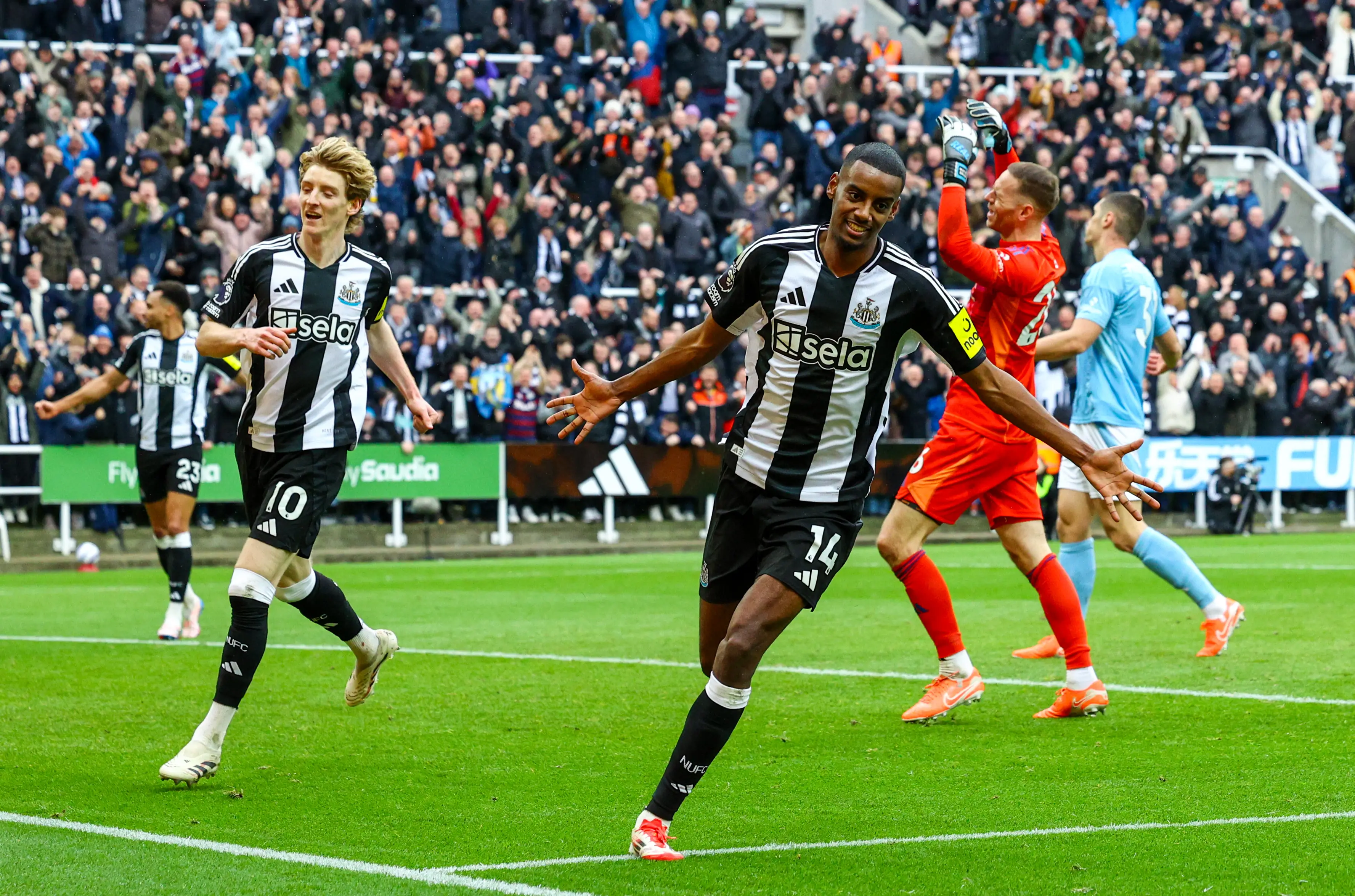 Isak has netted 21 goals in all competitions for Newcastle this season. Image credit: Getty