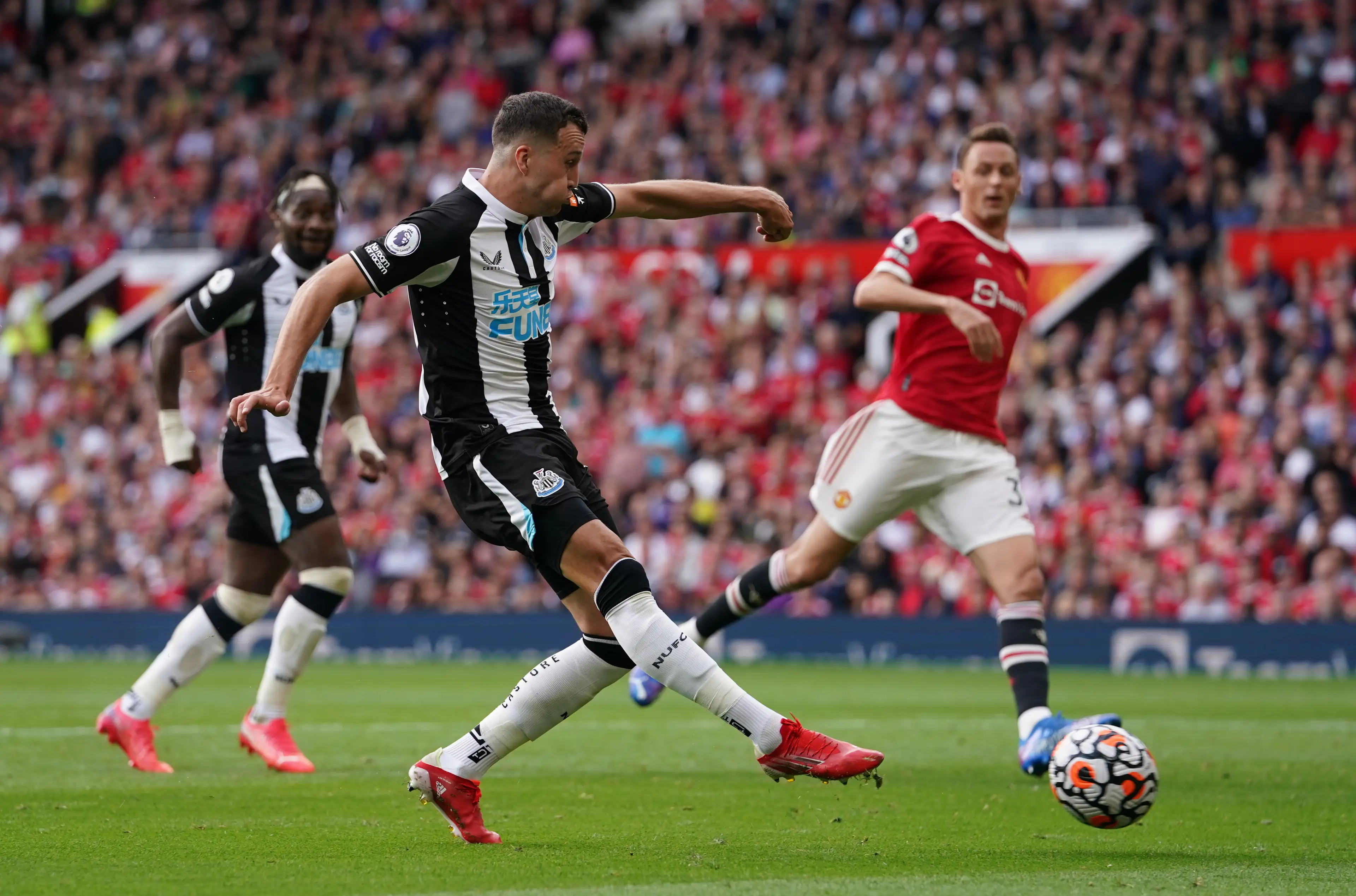 Manquillo strikes to make it 1-1, before Ronaldo, Fernandes and Lingard made it 4-1. Image: PA Images