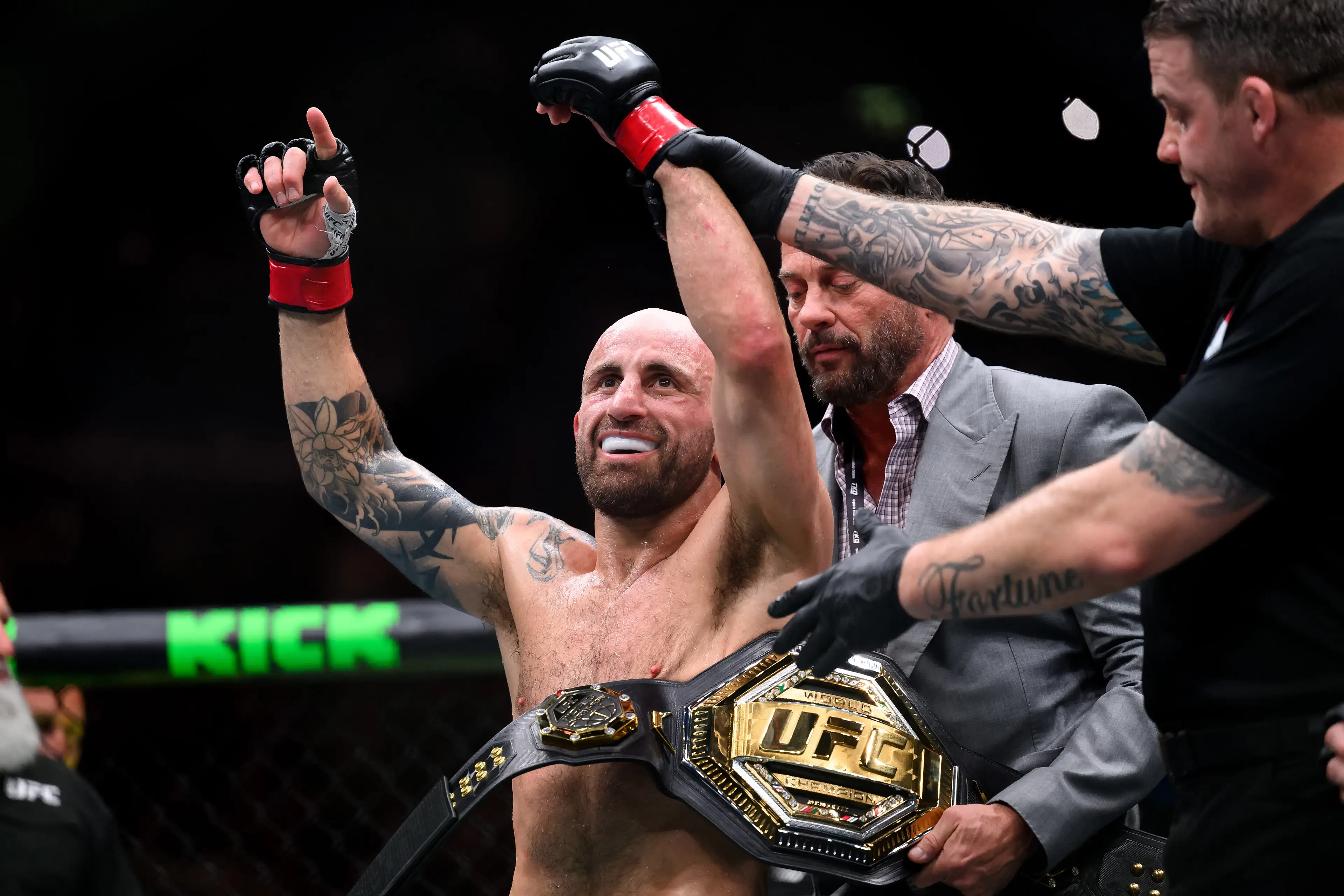 Alexander Volkanovski was victorious at UFC 325. Image: Getty