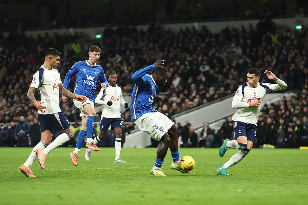 Premier League tickets can be transferred through official club digital ticketing apps or ticket exchange platforms (Getty Images/Julian Finney)