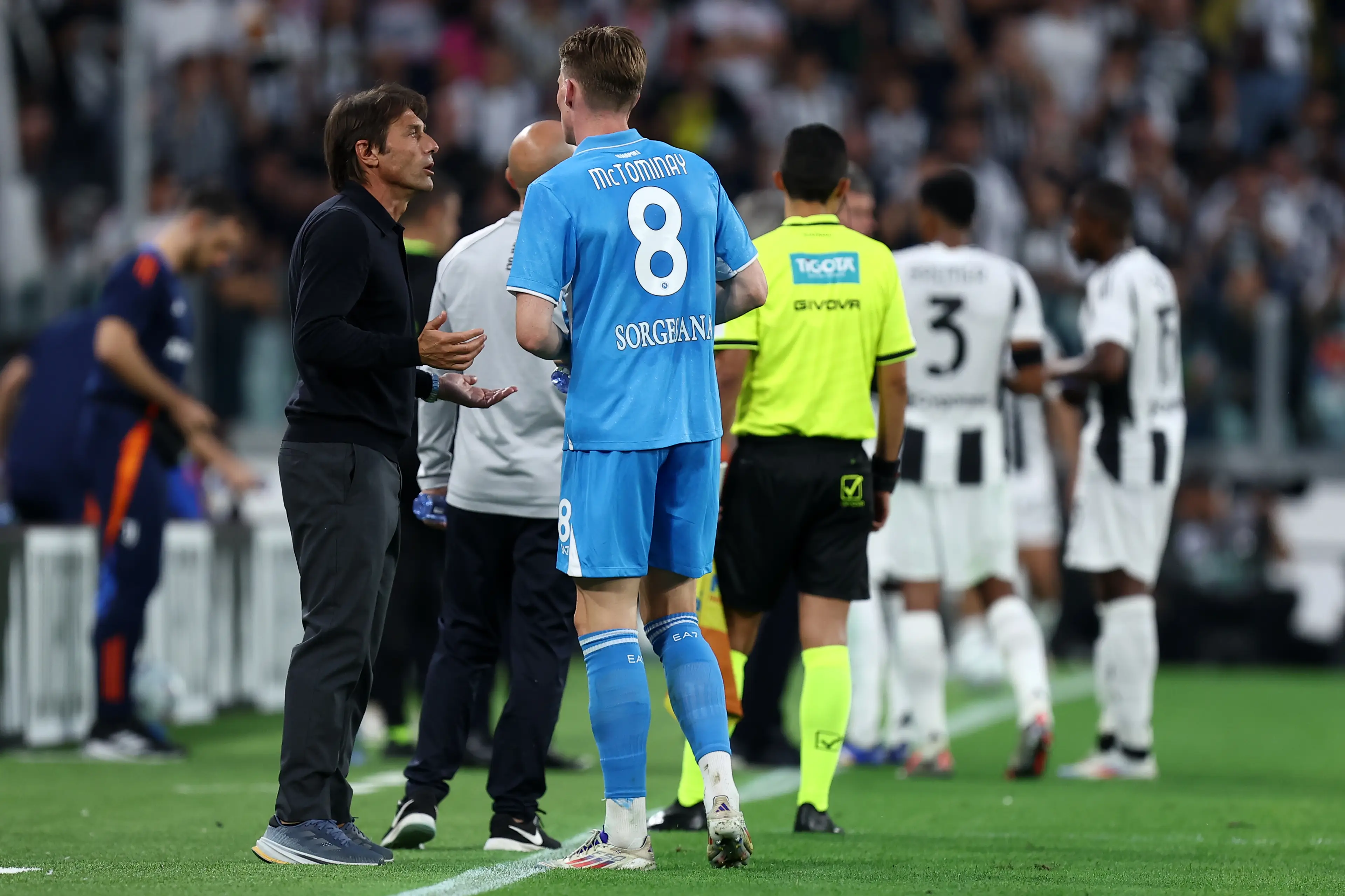 Scott McTominay and Antonio Conte (Photo by sportinfoto/DeFodi Images via Getty Images)