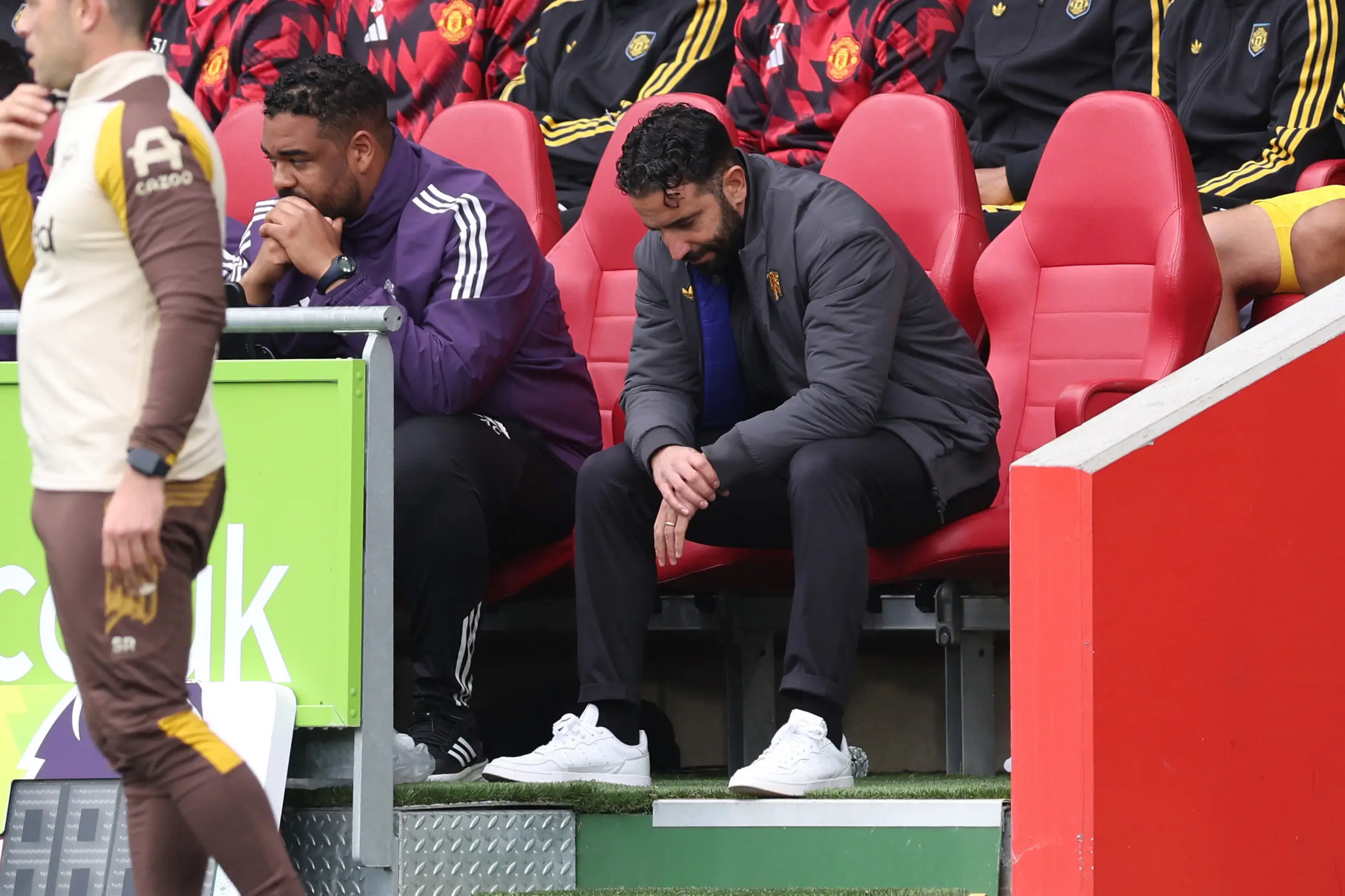 Ruben Amorim cuts a frustrated figure on the bench. Image: Getty