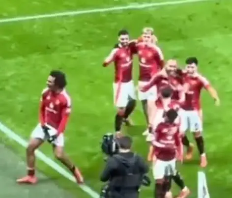 Joshua Zirkzee made a gesture against Southampton (Credit:Bellinghamprop2/X)