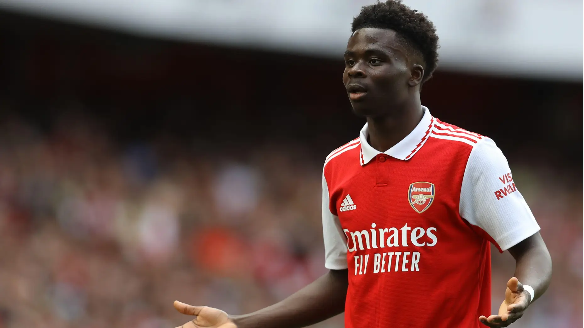 Theo Walcott Weighs In On What Bukayo Saka Should Do Next Amid Man City And Liverpool Links