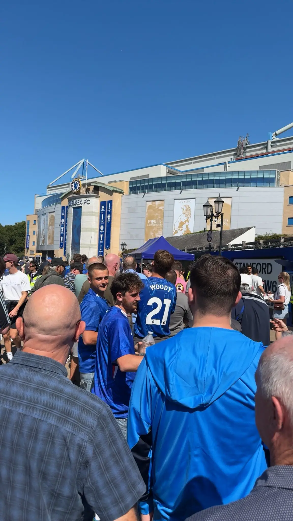 Chelsea fans were stuck outside Stamford Bridge prior to their first game. Image: X/@ConnCFC