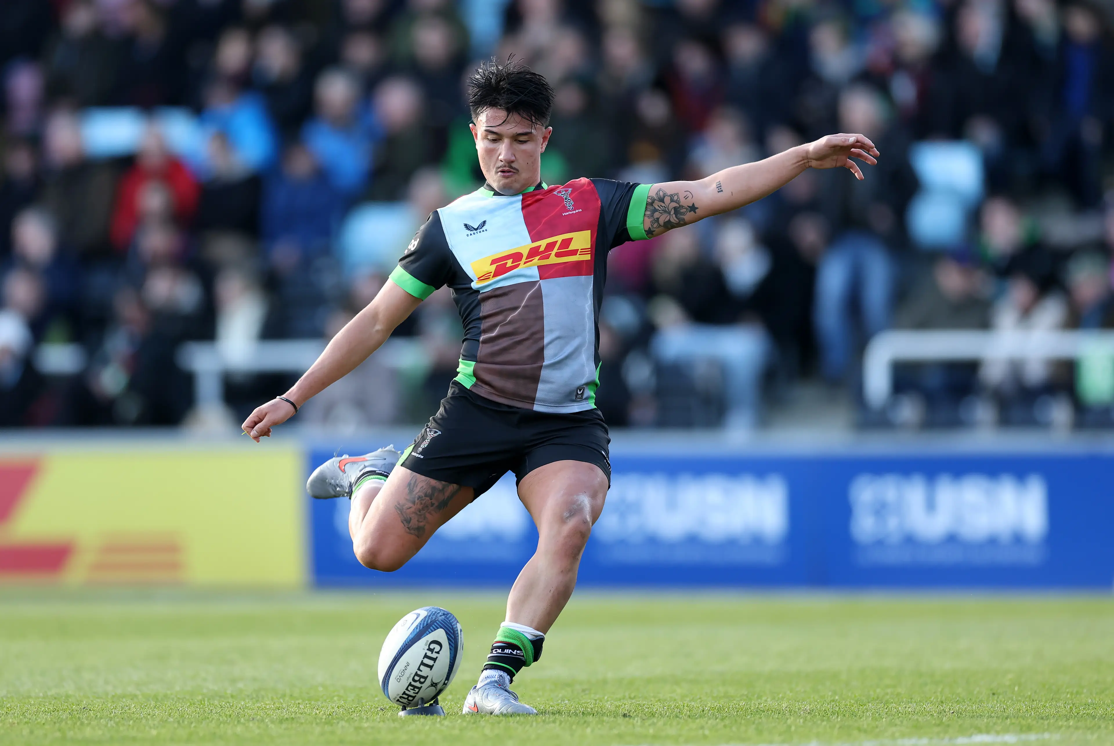 Marcus Smith of Harlequins kicks a conversion during the Investec Champions Cup match between Harlequins and Aviron Bayonnais (Getty Images)