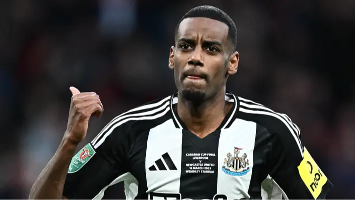 Newcastle to 'break wage structure' to keep Alexander Isak as staggering new contract proposed