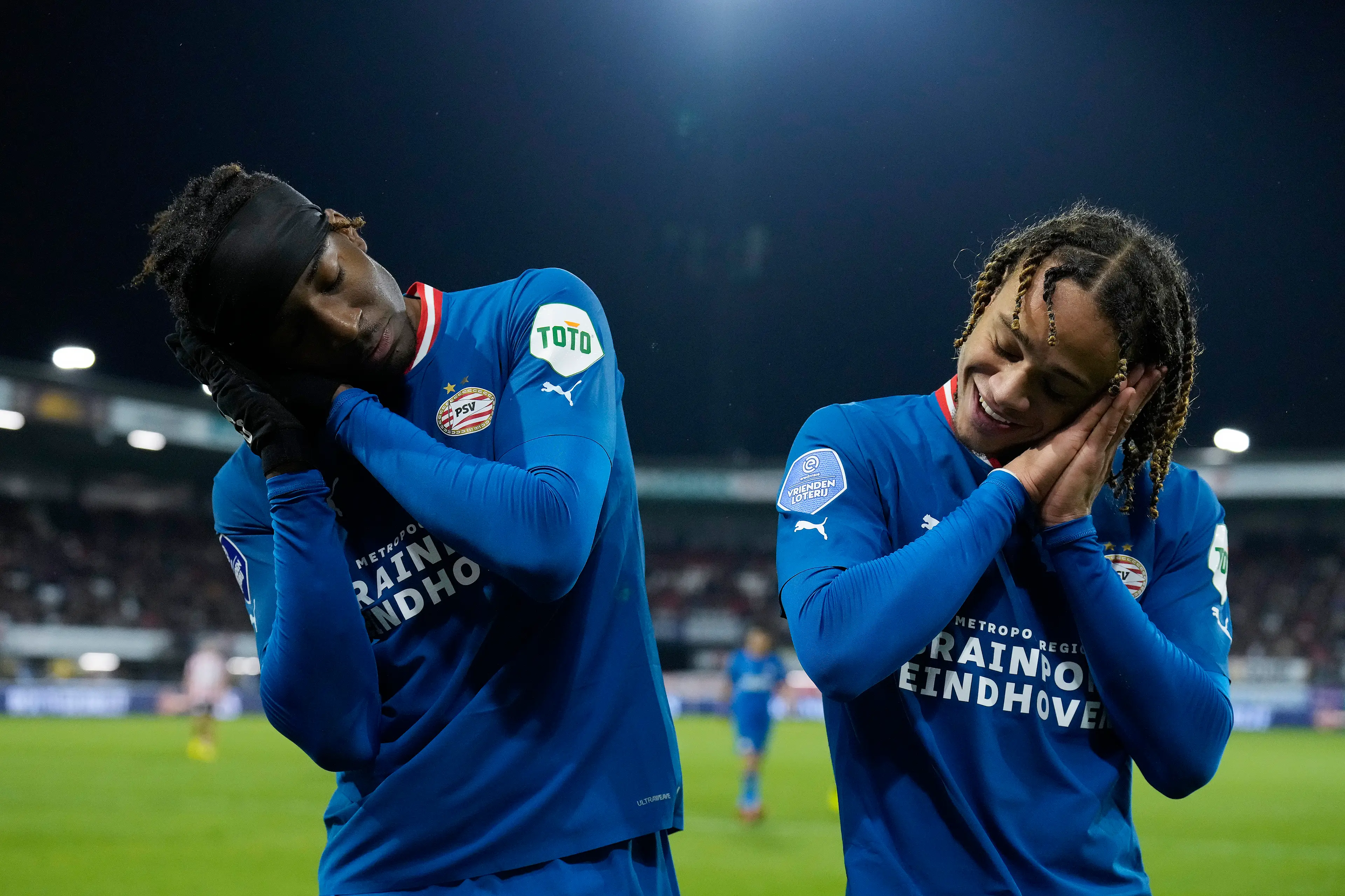 Madueke and Simons were teammates at PSV Eindhoven. (Image: Getty)