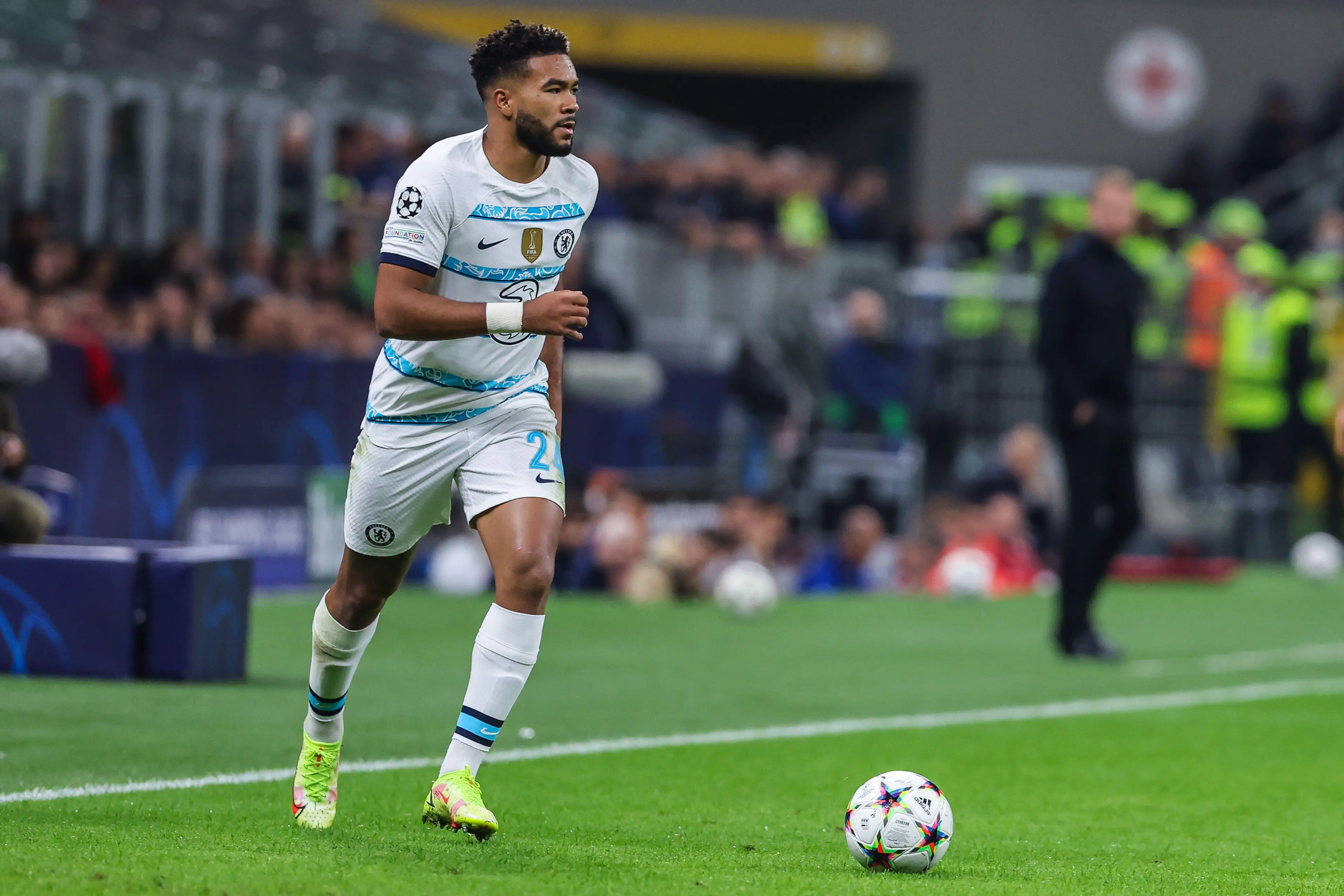 Reece James of Chelsea FC in action during the UEFA Champions League 2022/23 Group Stage. (Alamy)