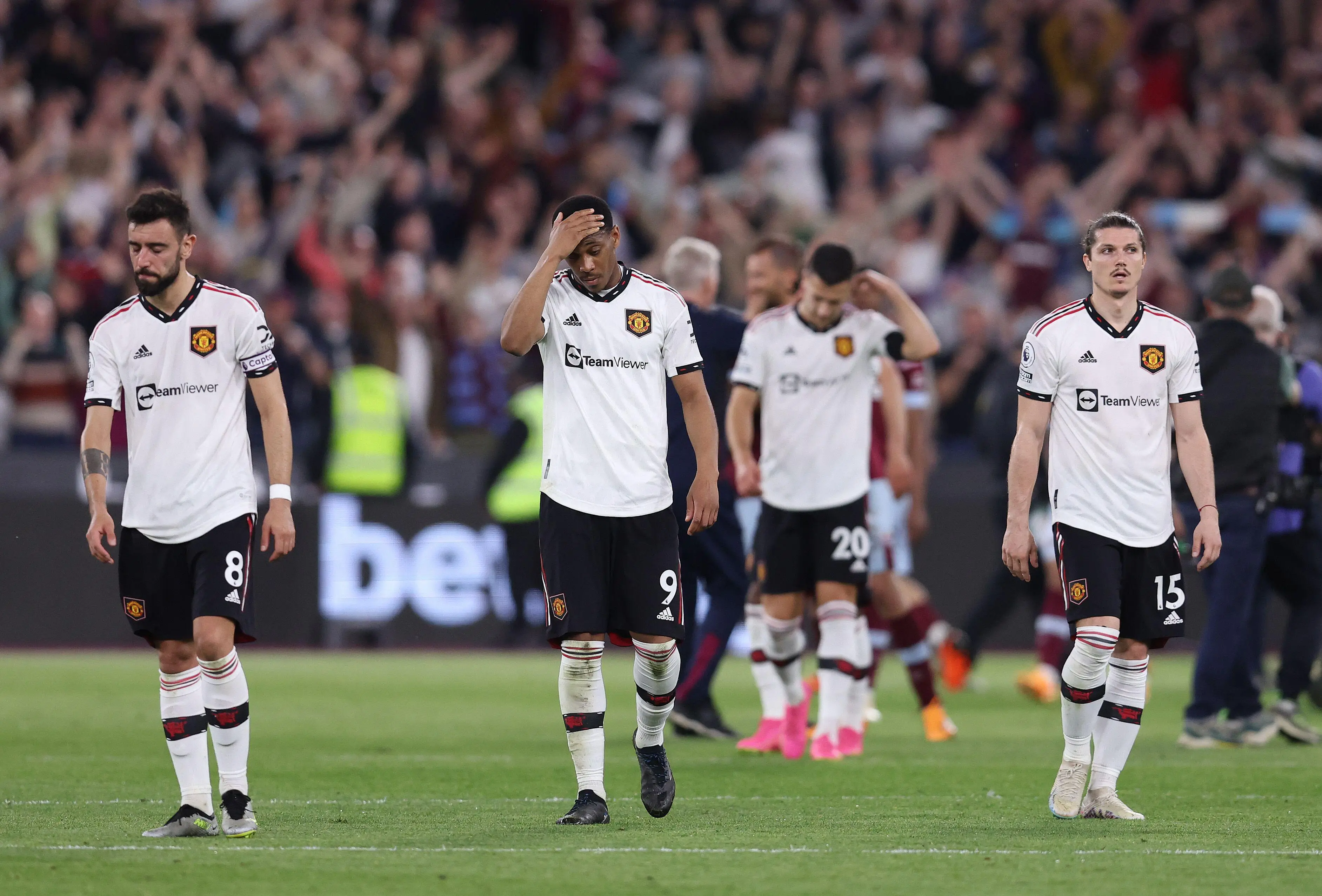 Manchester United players look dejected following the defeat at West Ham United. Image: Alamy