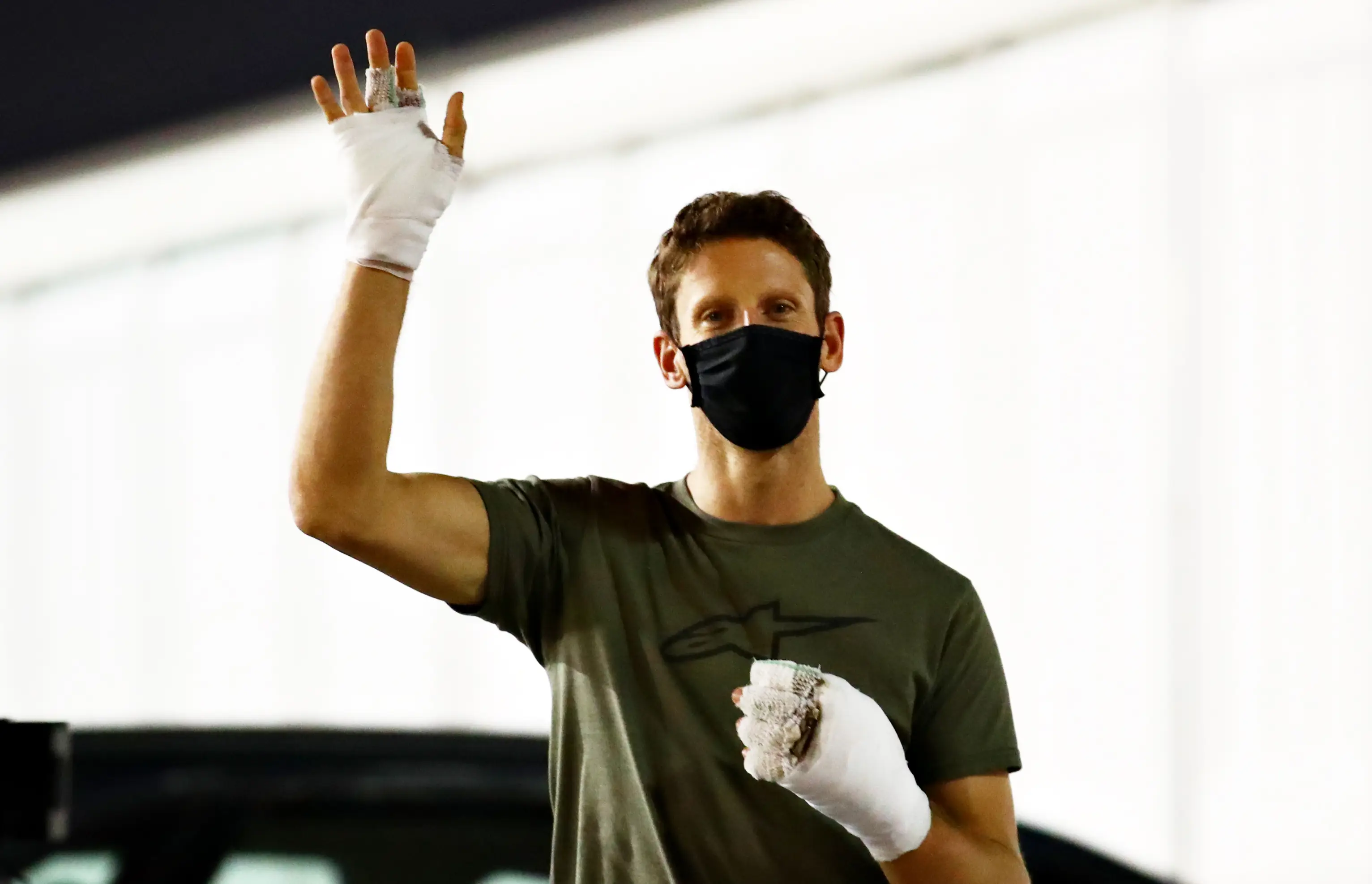 Romain Grosjean with bandages at Bahrain GP. Image: Bryn Lennon / Staff via Getty