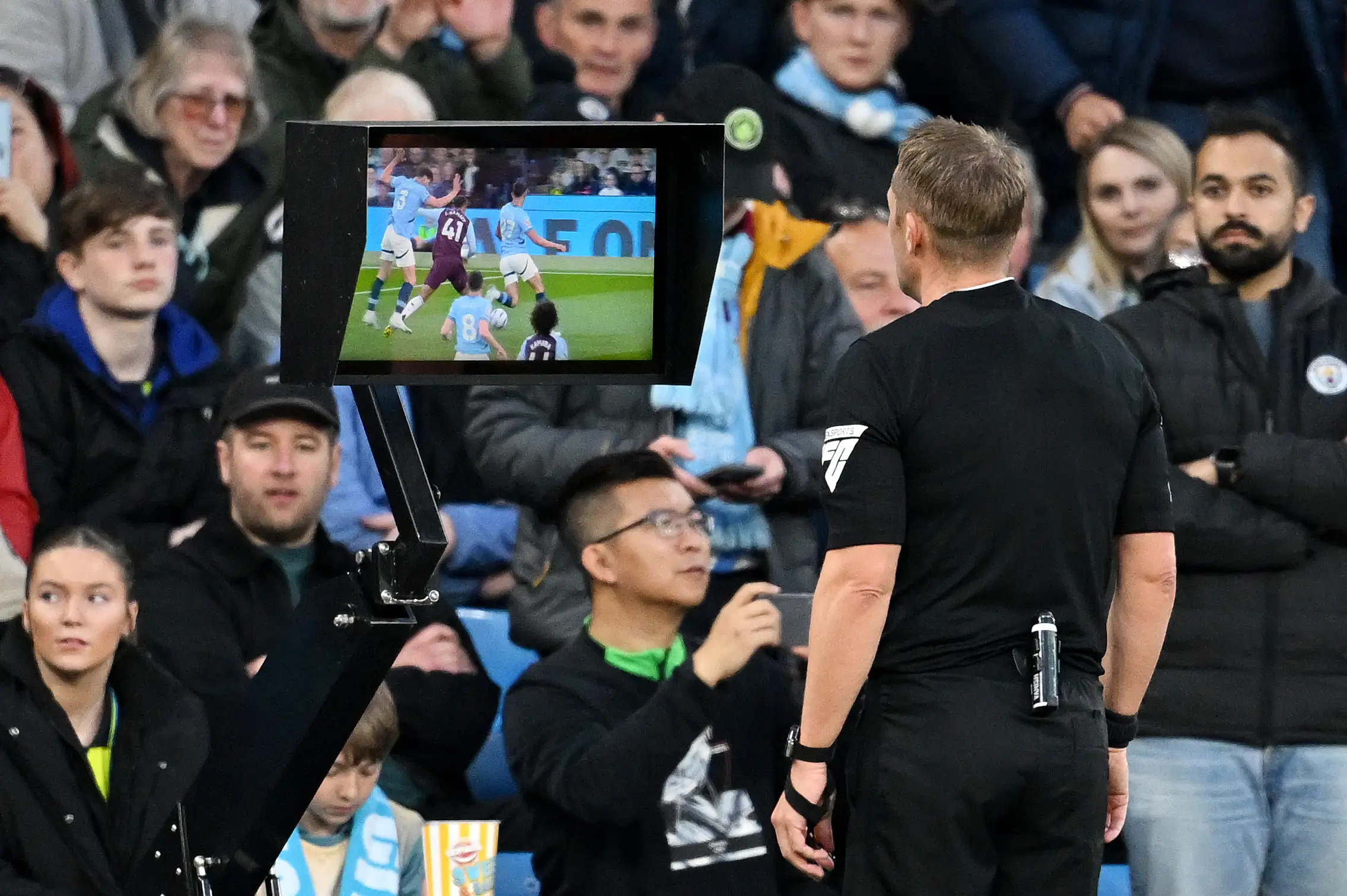 Craig Pawson overturned his decision following a VAR review. Image: Getty 