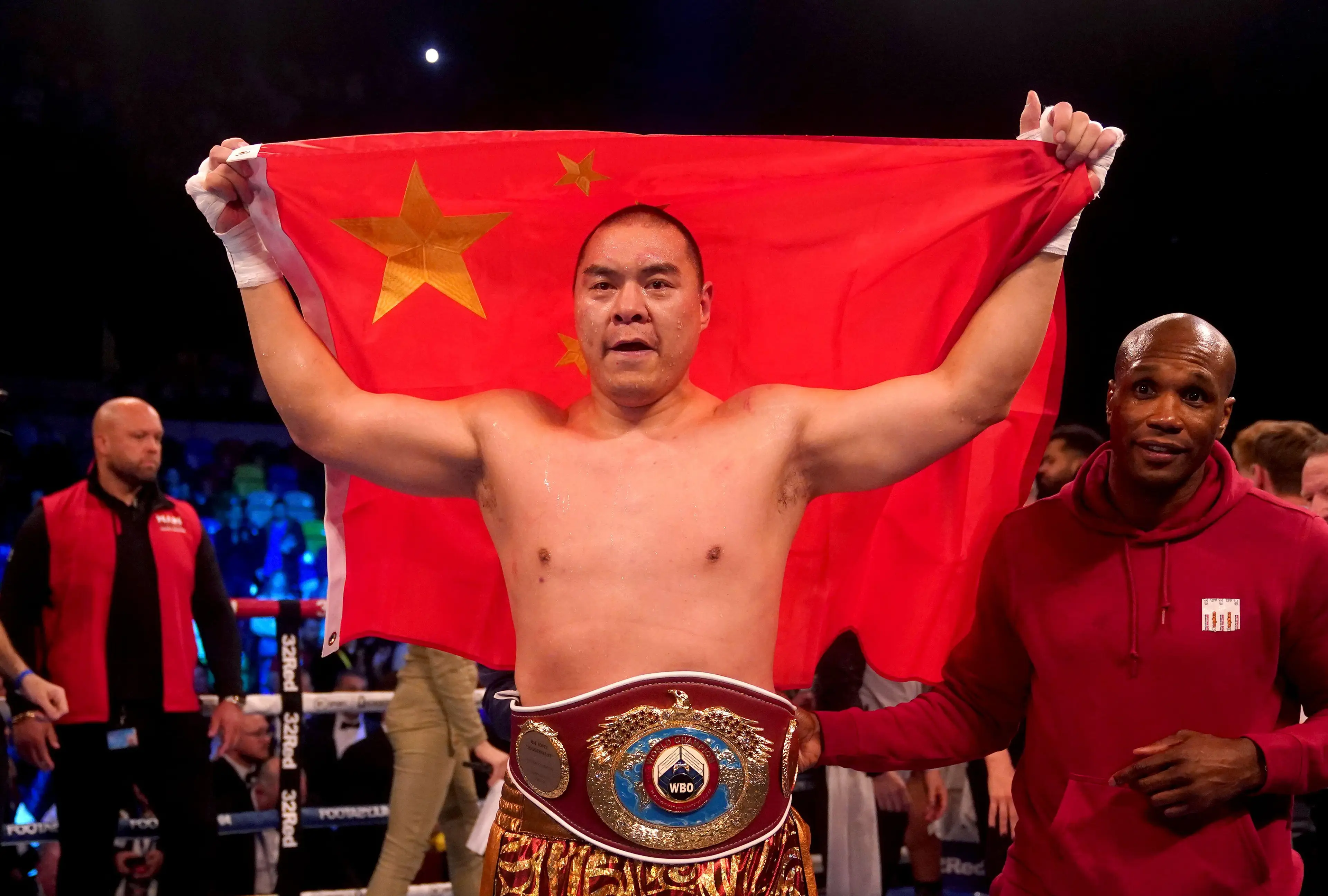 Zhilei Zhang celebrates after beating Joe Joye. Image: Alamy 