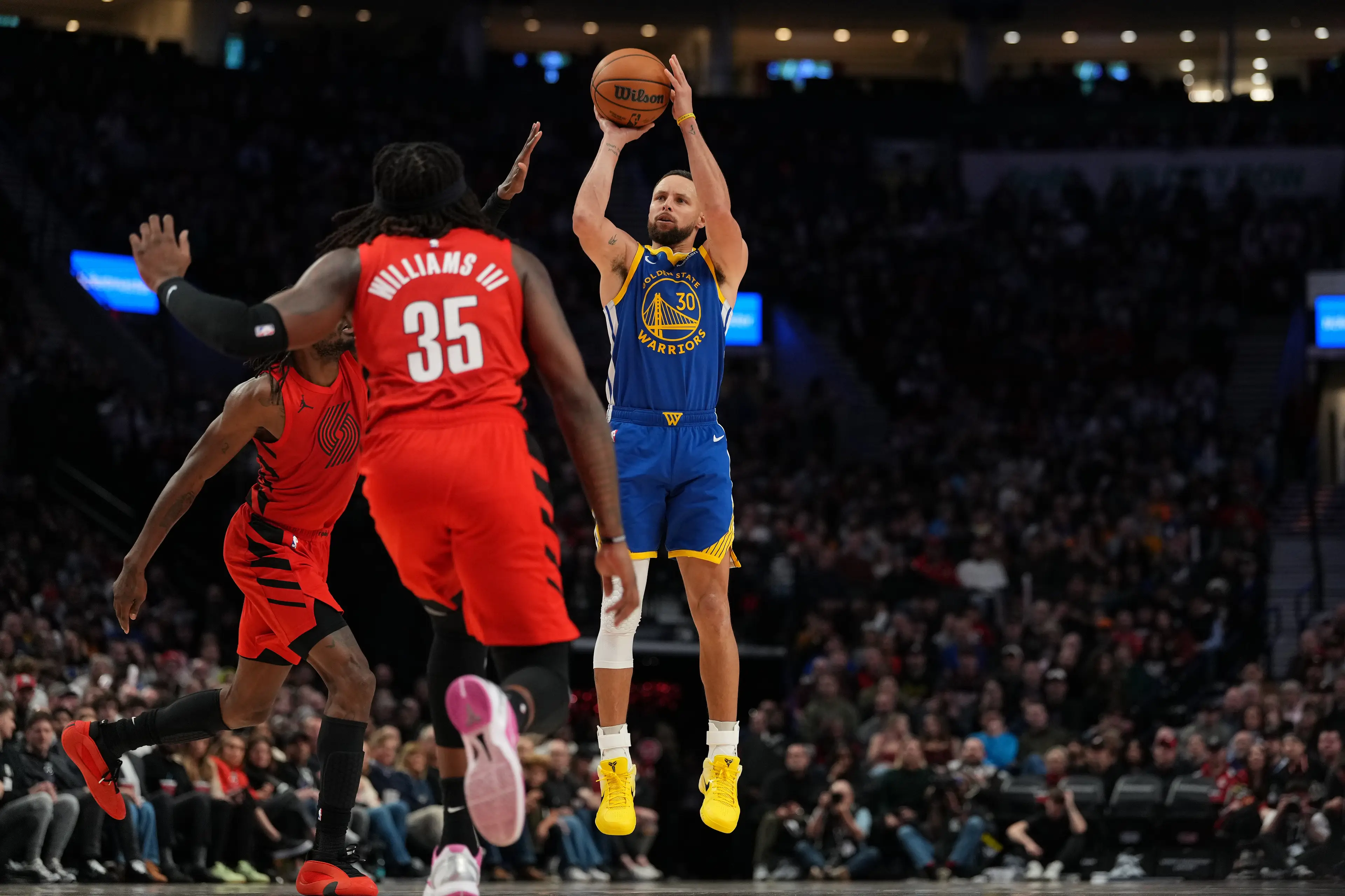 Steph Curry in action for the Golden State Warriors (Image: Getty)