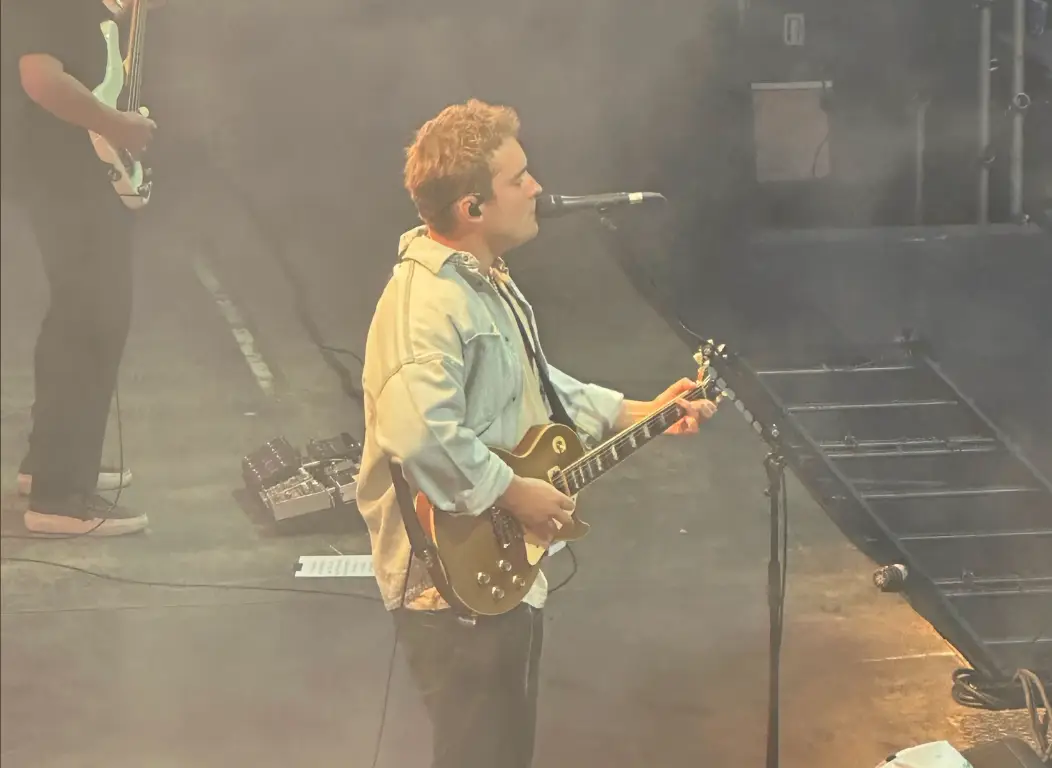 Sam Fender performing at Silverstone 2025 (credit: Tom Jenkins)