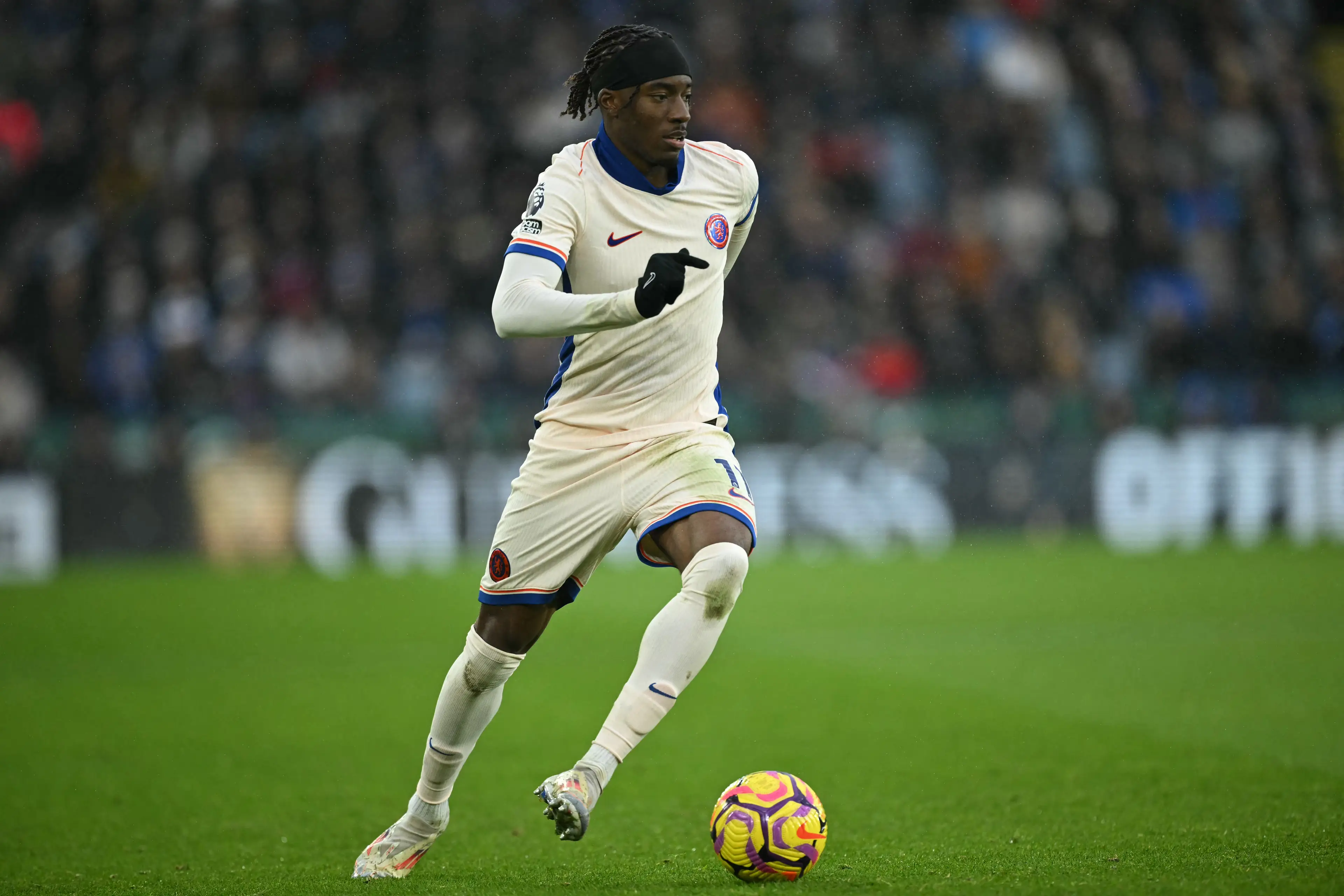 Noni Madueke had a tough afternoon against Leicester City. Image
