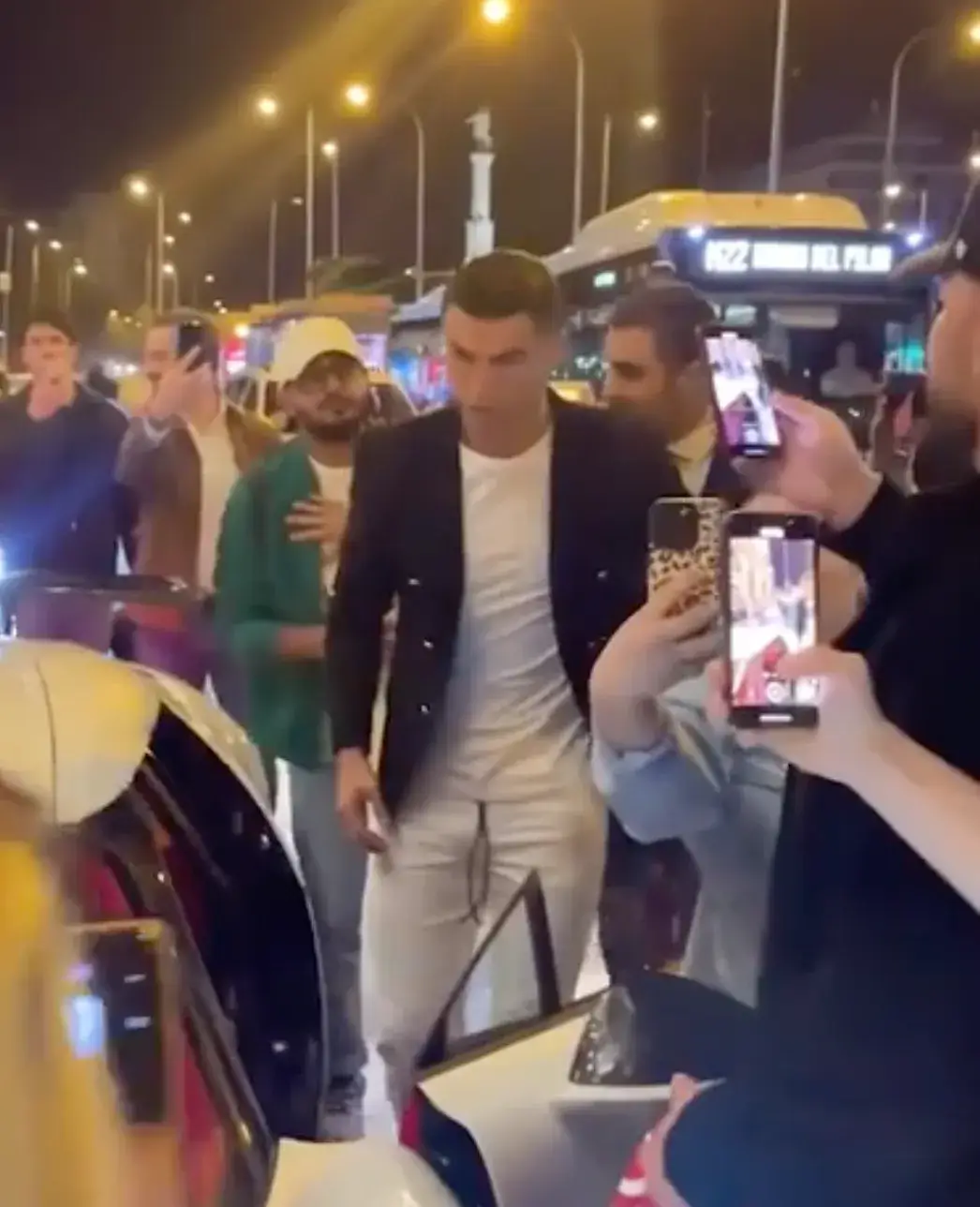 Cristiano Ronaldo is mobbed by fans. Image credit: instagram.com/matriculado