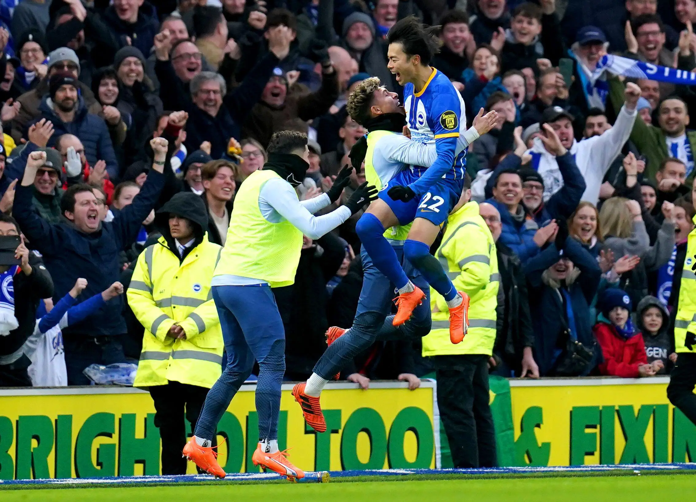 Mitoma celebrates his goal. Image: Alamy